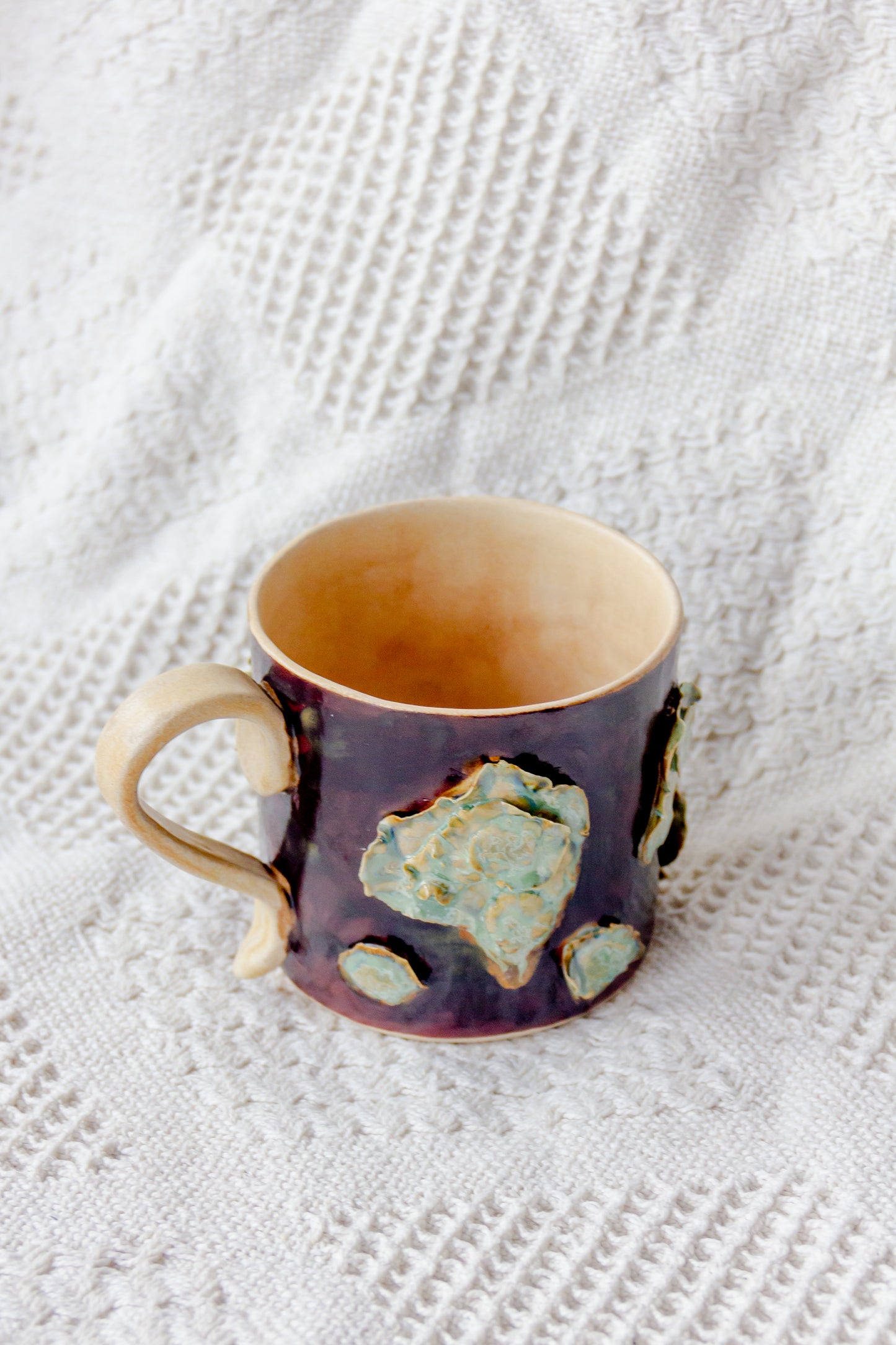 Kubek ceramiczny brązowo-piaskowy