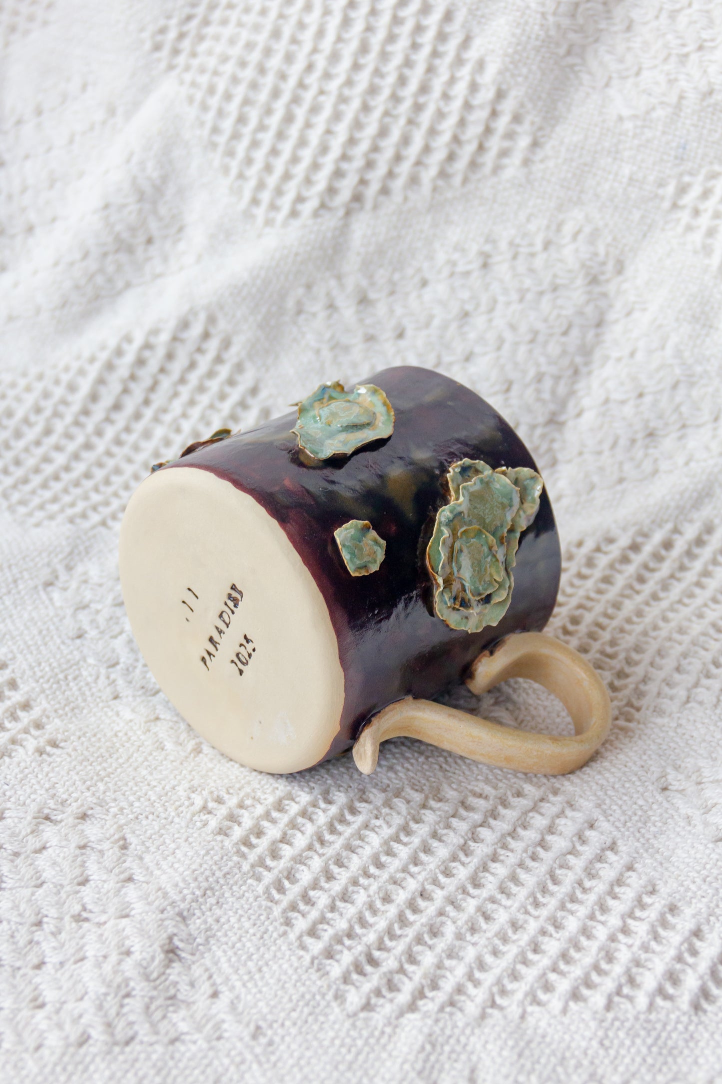 Kubek ceramiczny brązowo-piaskowy