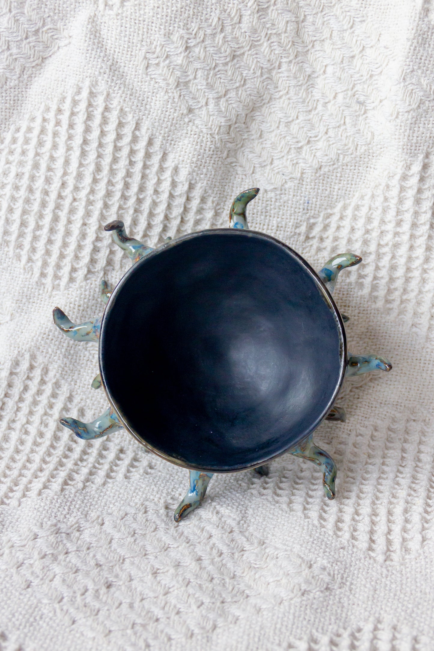 Miska ceramiczna “Macki” czarno-zielona