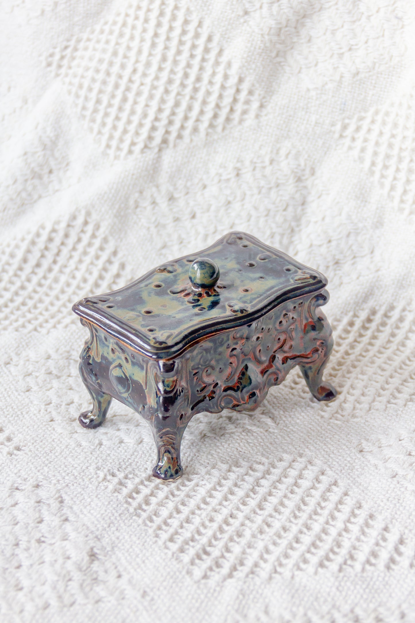 Szkatułka ceramiczna brązowo-beżowa