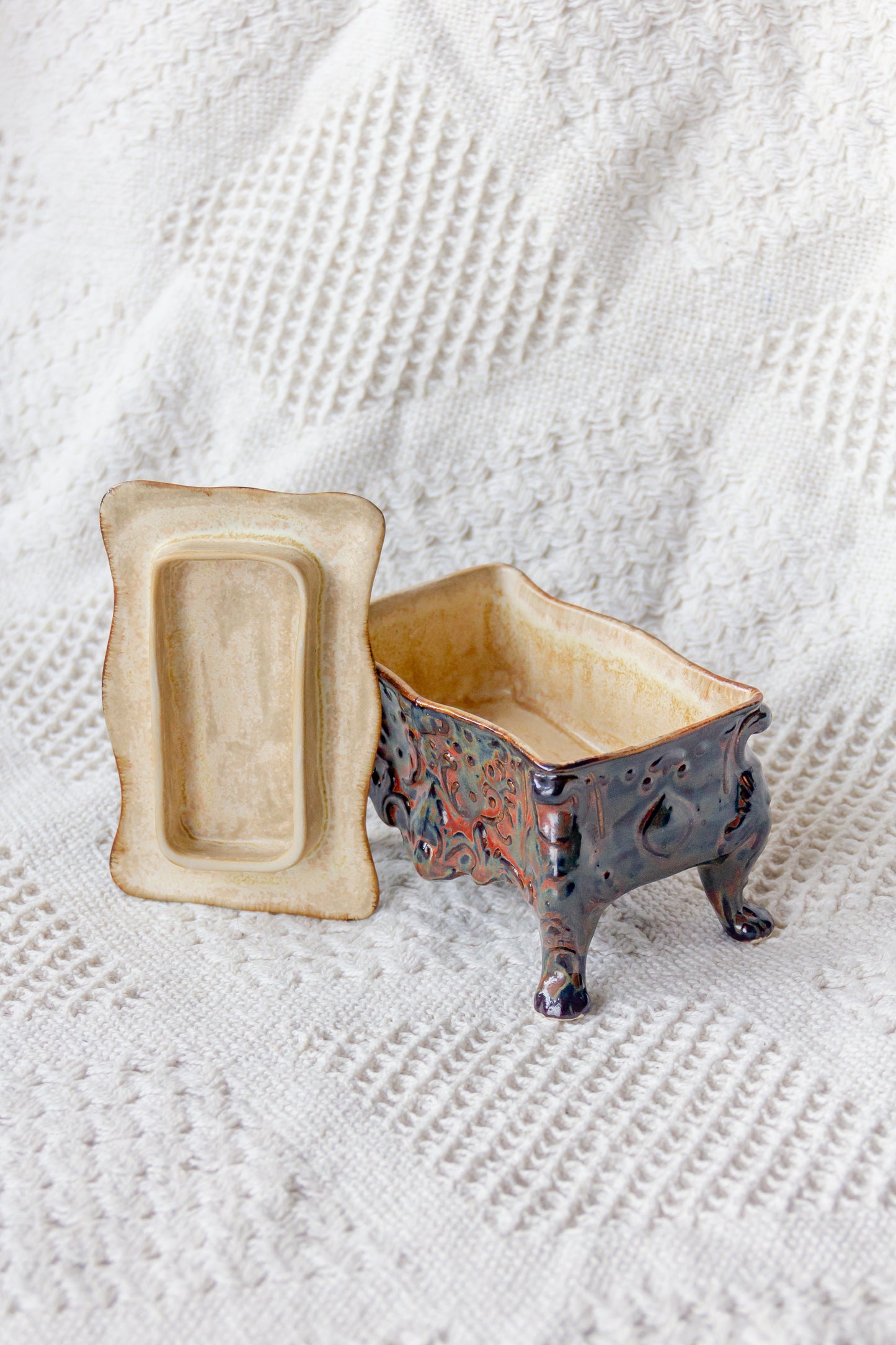 Szkatułka ceramiczna brązowo-beżowa