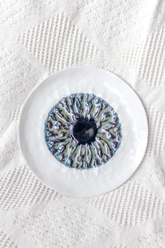 Talerz ceramiczny „Źrenica” biało-zielony