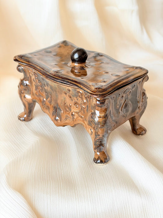 Szkatułka ceramiczna brązowa