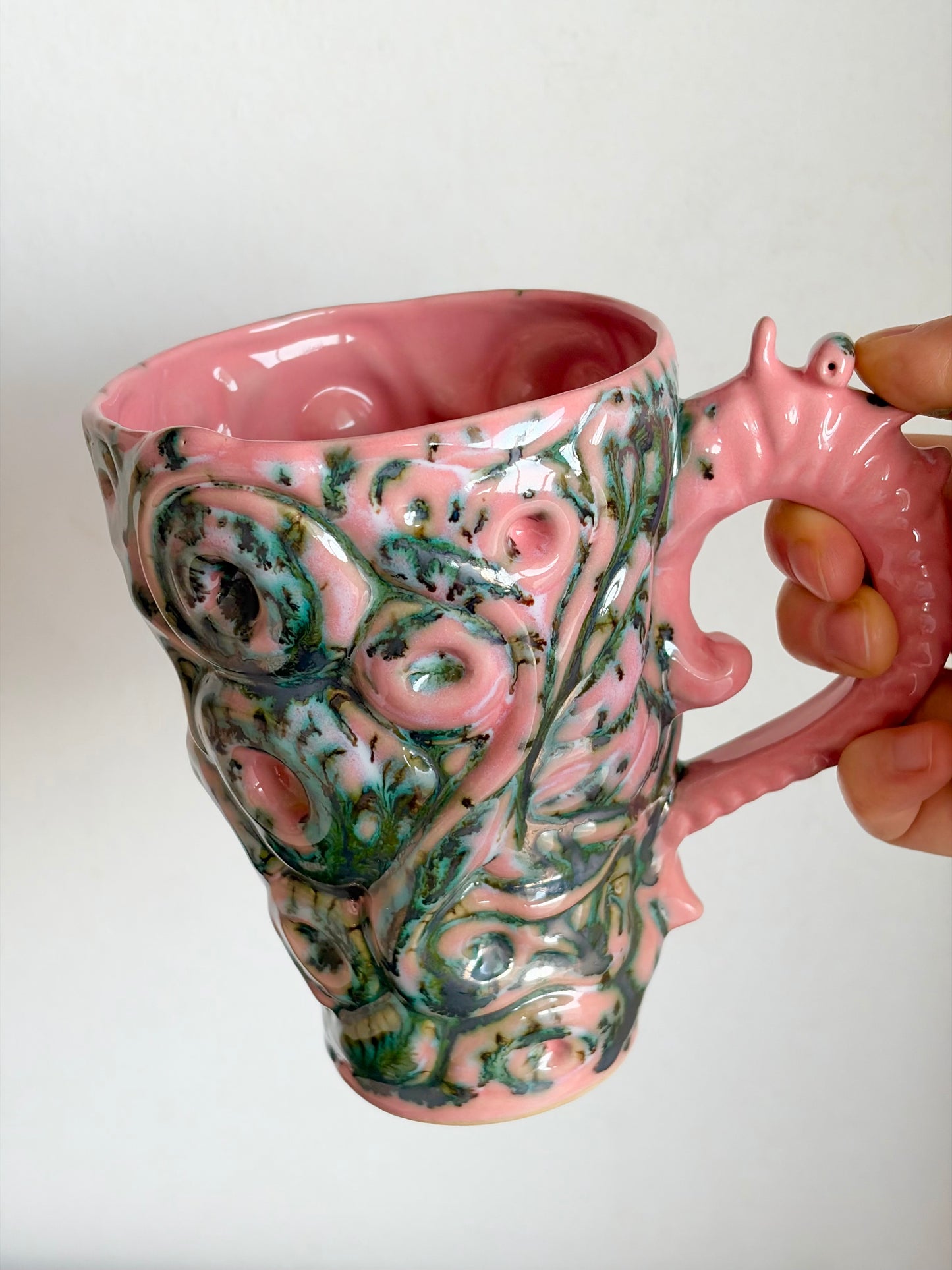 Kubek ceramiczny „Twist” różowo-zielony