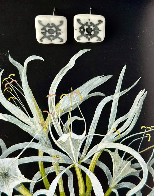 Collier amphore blanche pour huiles essentielles