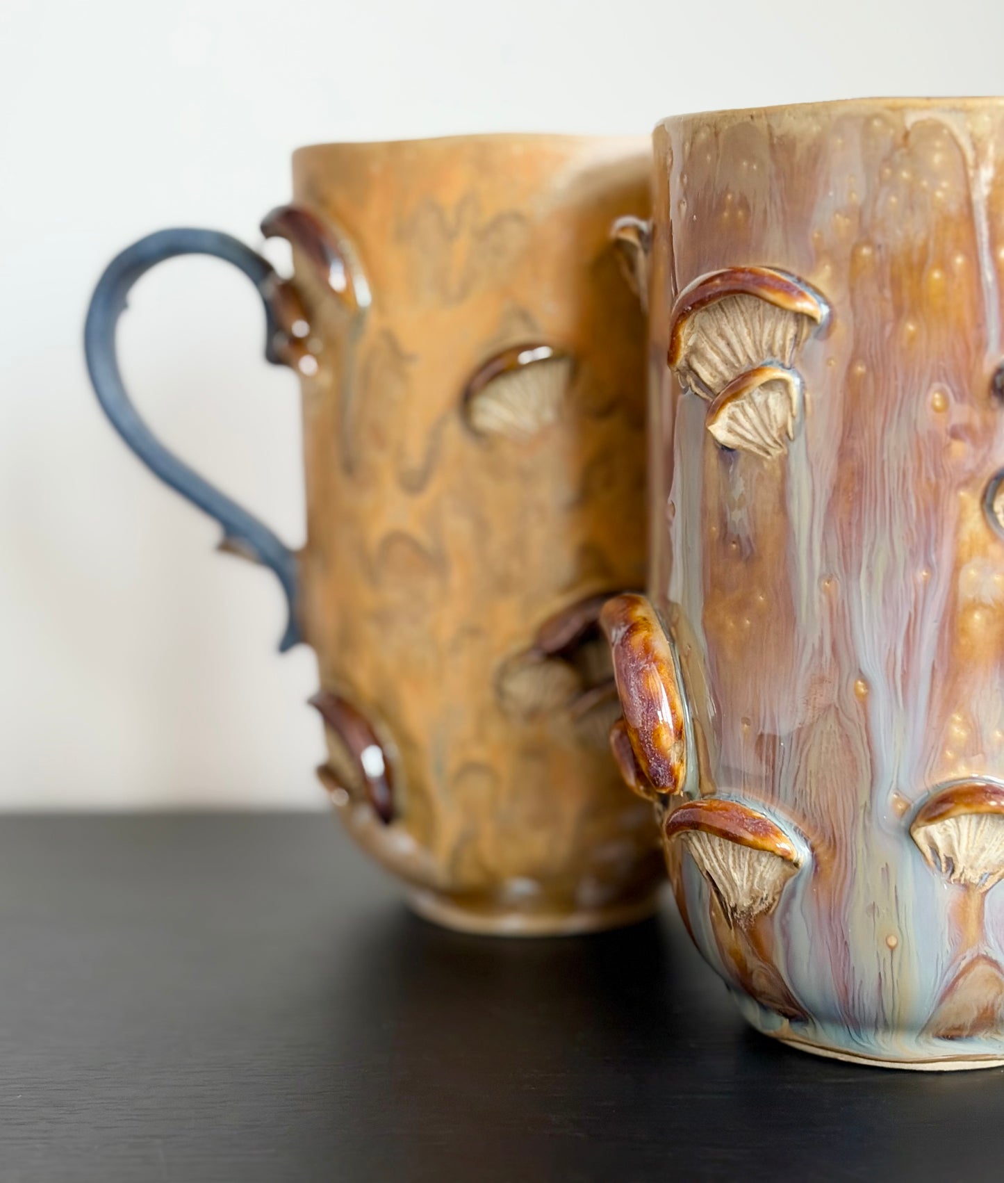 Kubek ceramiczny “Shrooms” brązowo-fioletowy