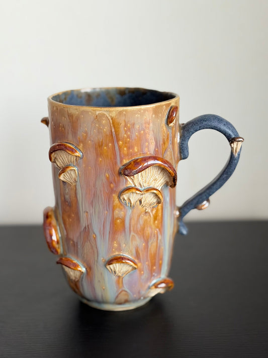 Kubek ceramiczny “Shrooms” brązowo-fioletowy