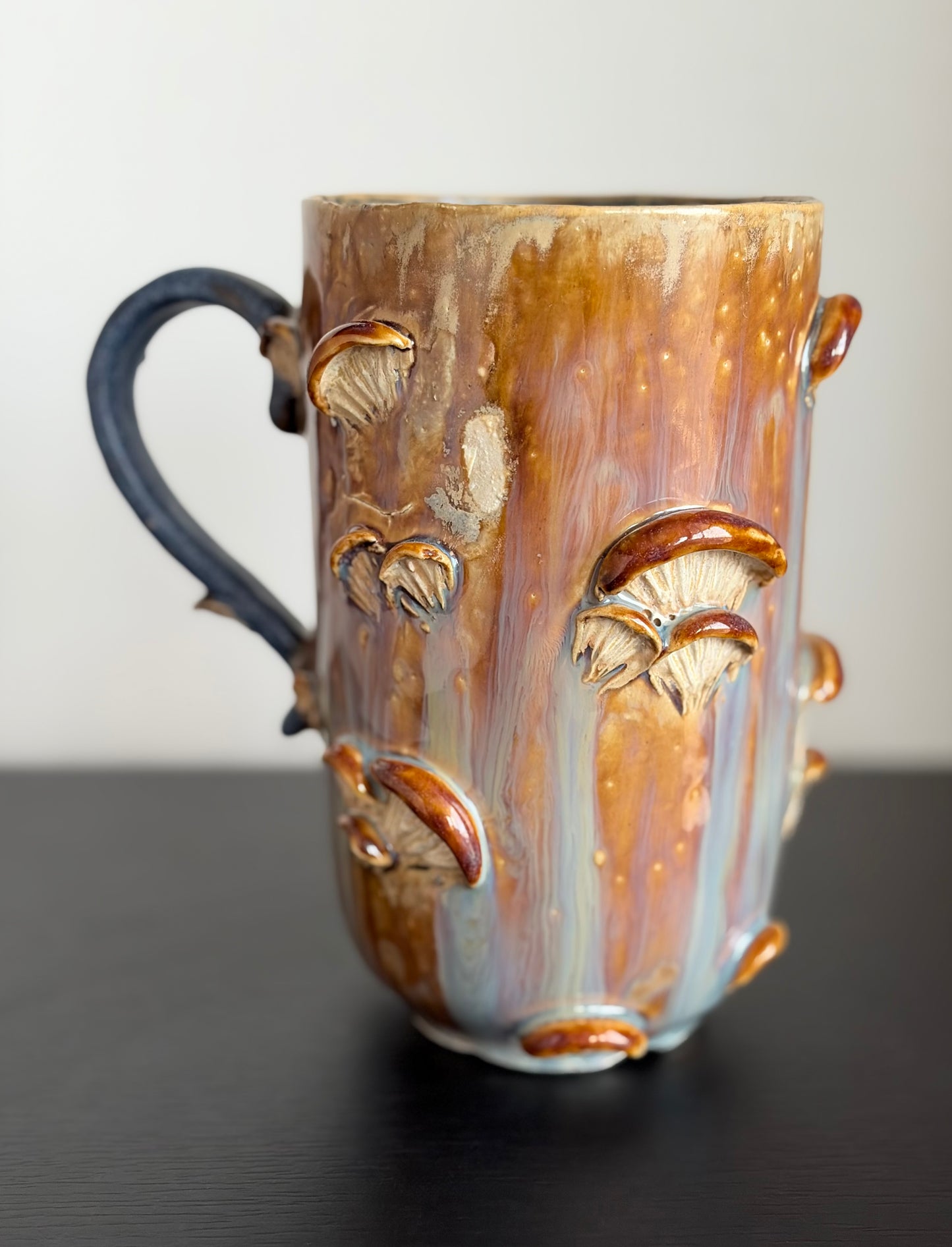 Kubek ceramiczny “Shrooms” brązowo-fioletowy