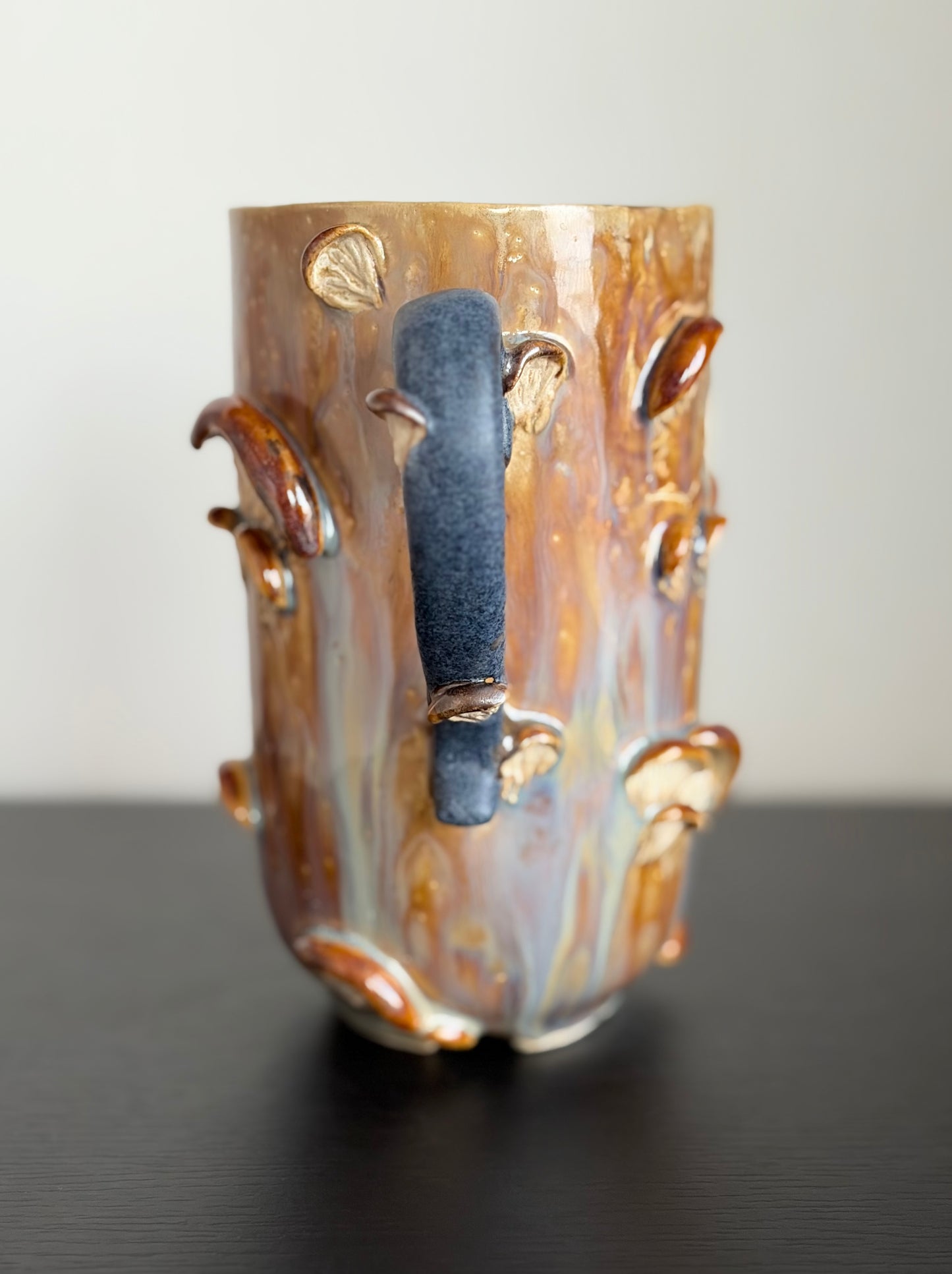 Kubek ceramiczny “Shrooms” brązowo-fioletowy