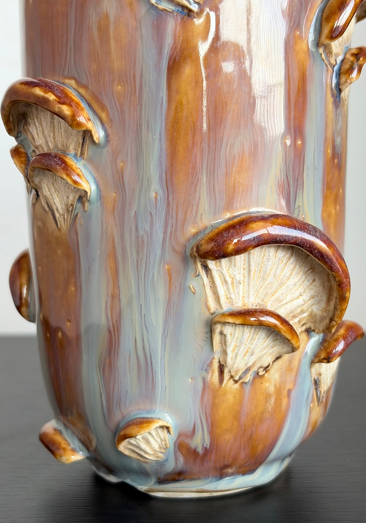 Kubek ceramiczny “Shrooms” brązowo-fioletowy