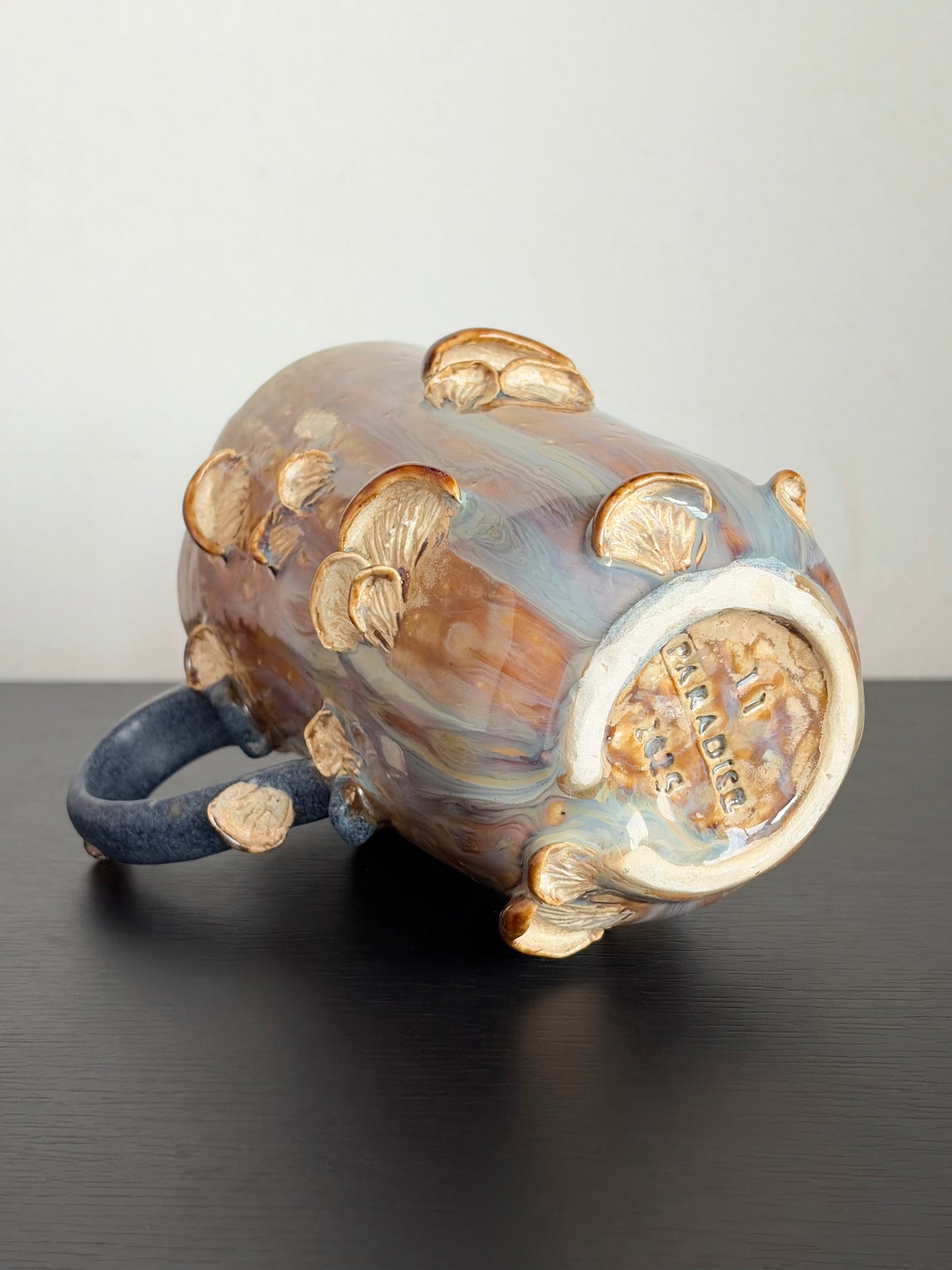Kubek ceramiczny “Shrooms” brązowo-fioletowy