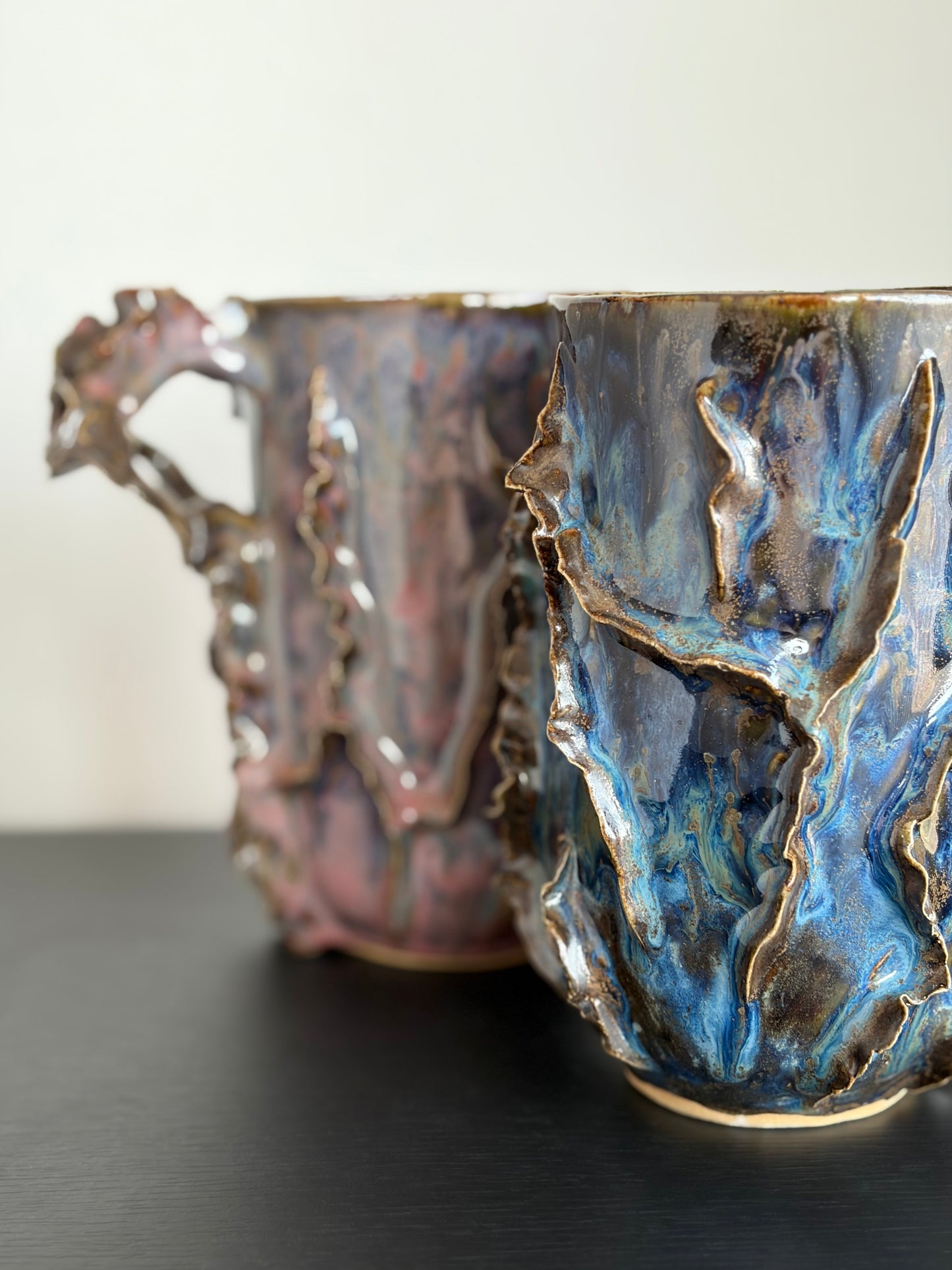 Kubek ceramiczny “Laminari”  efektowy niebieski