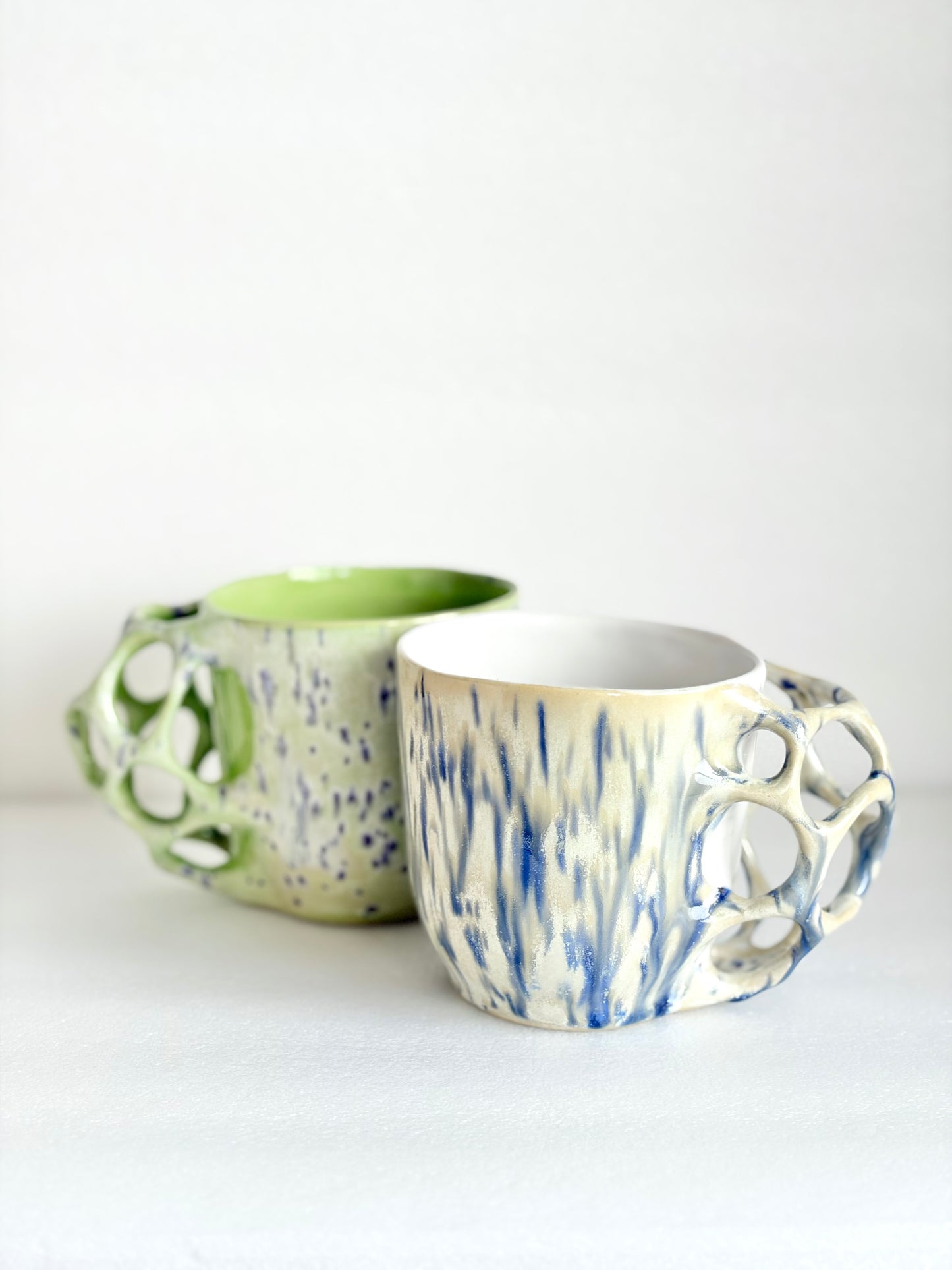 Kubek ceramiczny „Tripto” beżowy w plamy