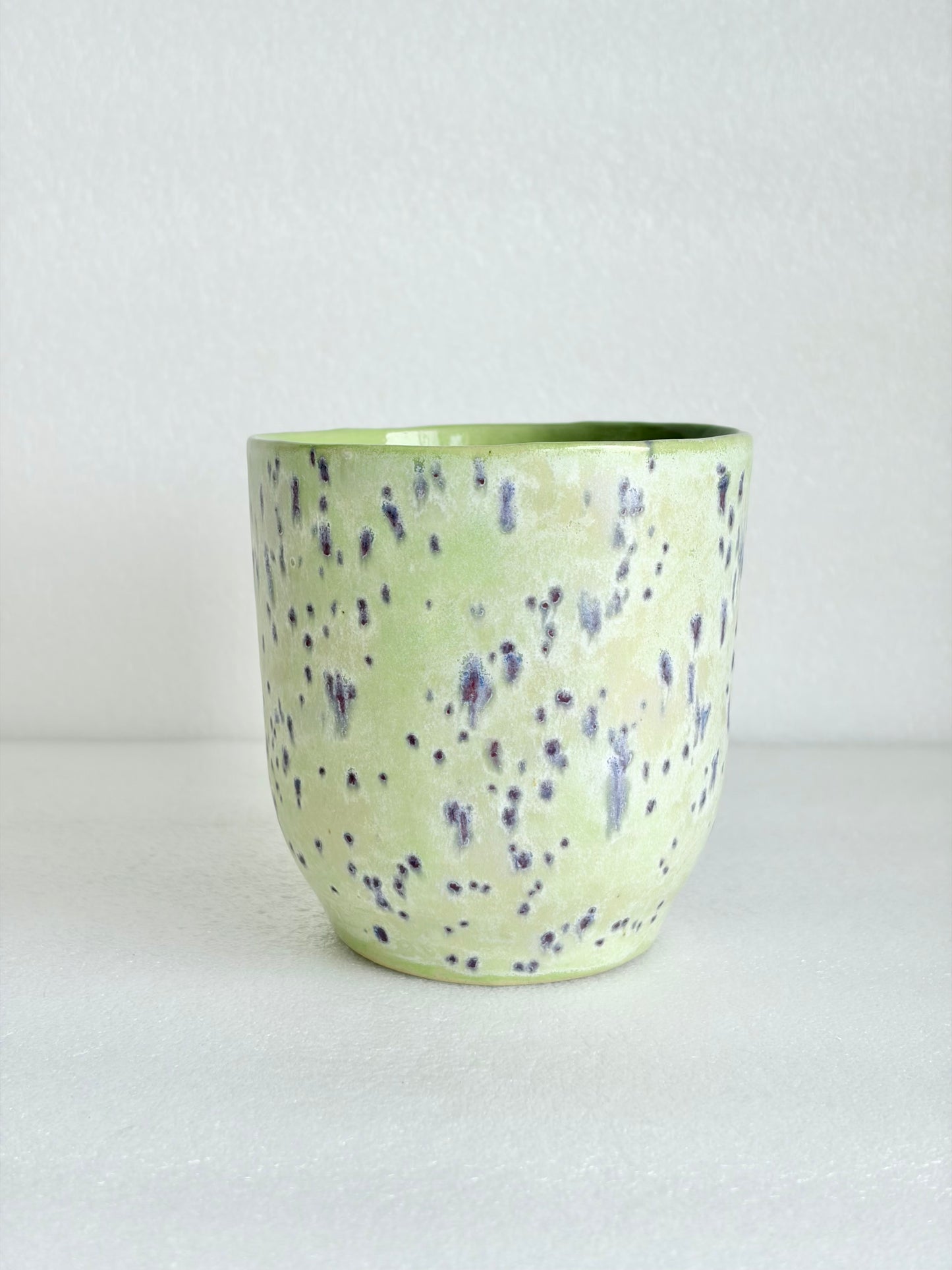 Kubek ceramiczny „Tripto” zielony w plamy