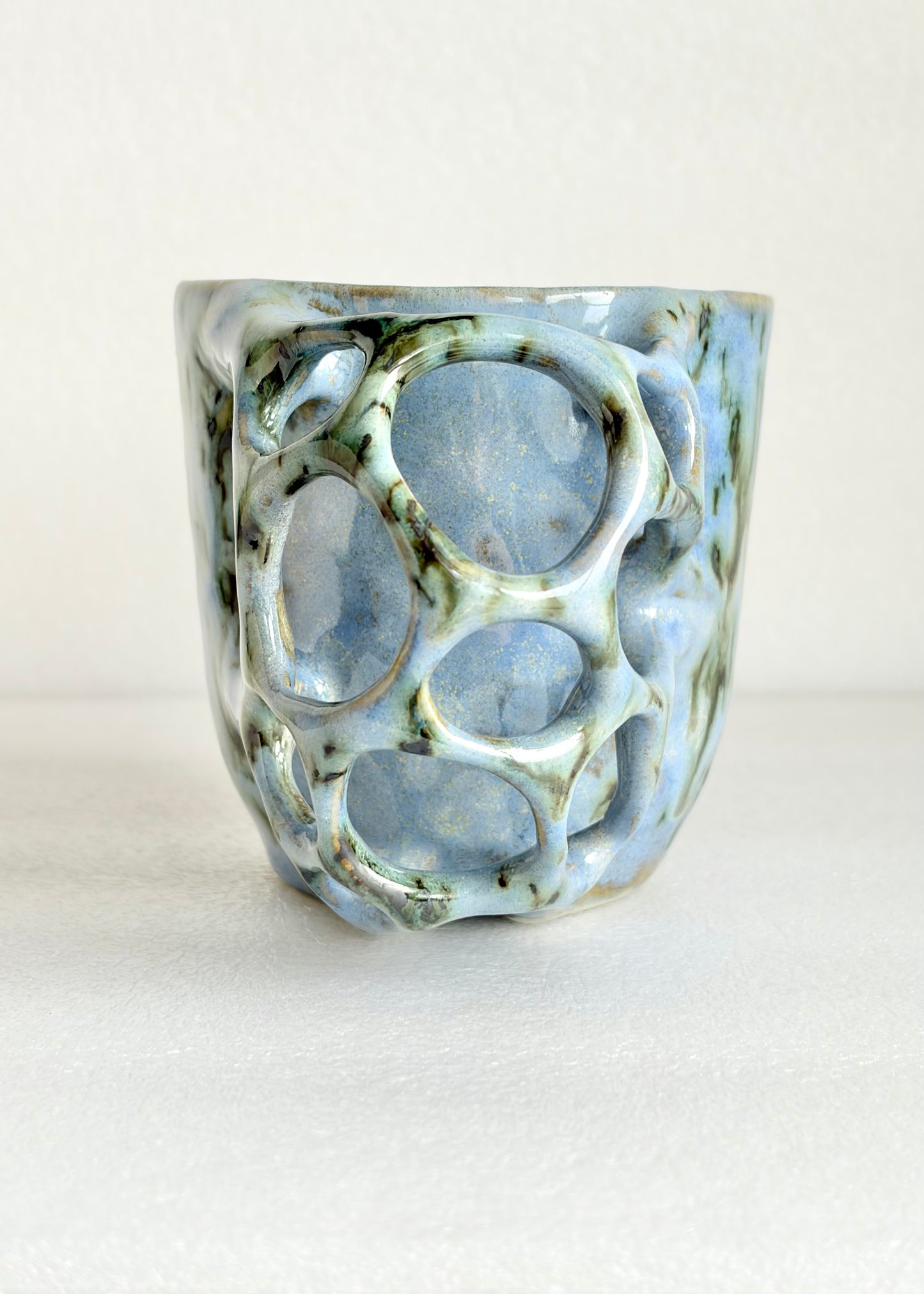 Kubek ceramiczny „Tripto” niebieski w plamy
