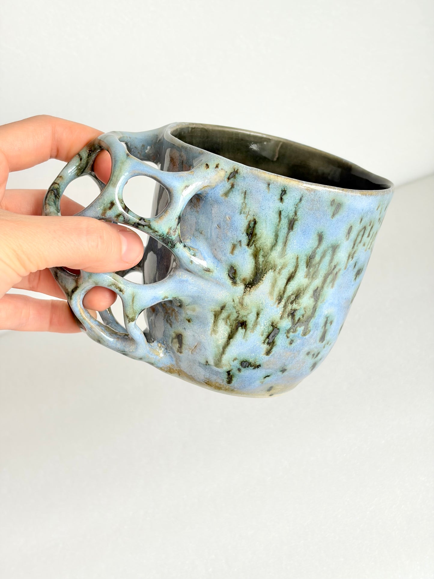 Kubek ceramiczny „Tripto” niebieski w plamy