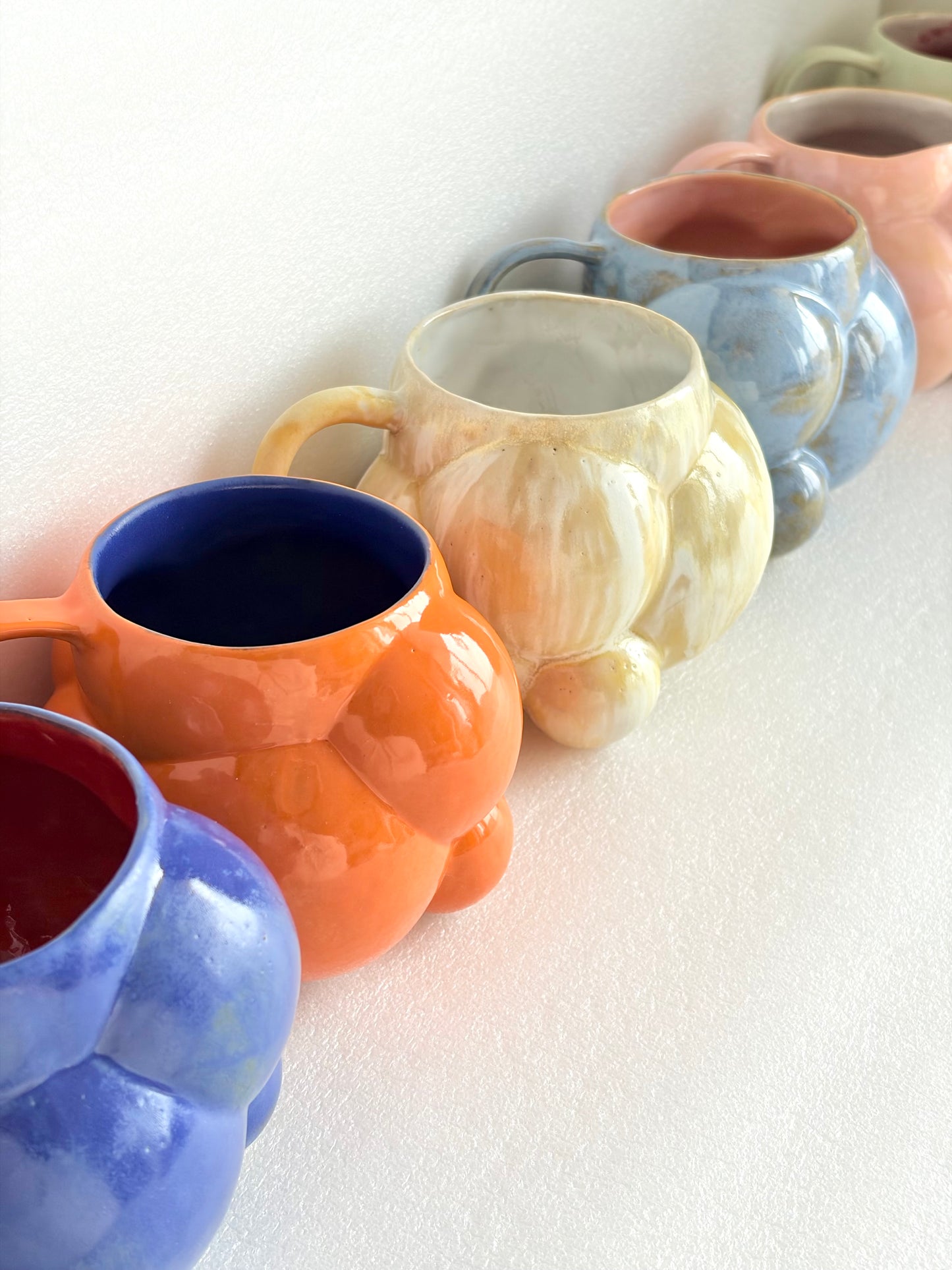 Kubek ceramiczny “Bubbles 3” niebiesko-różowy