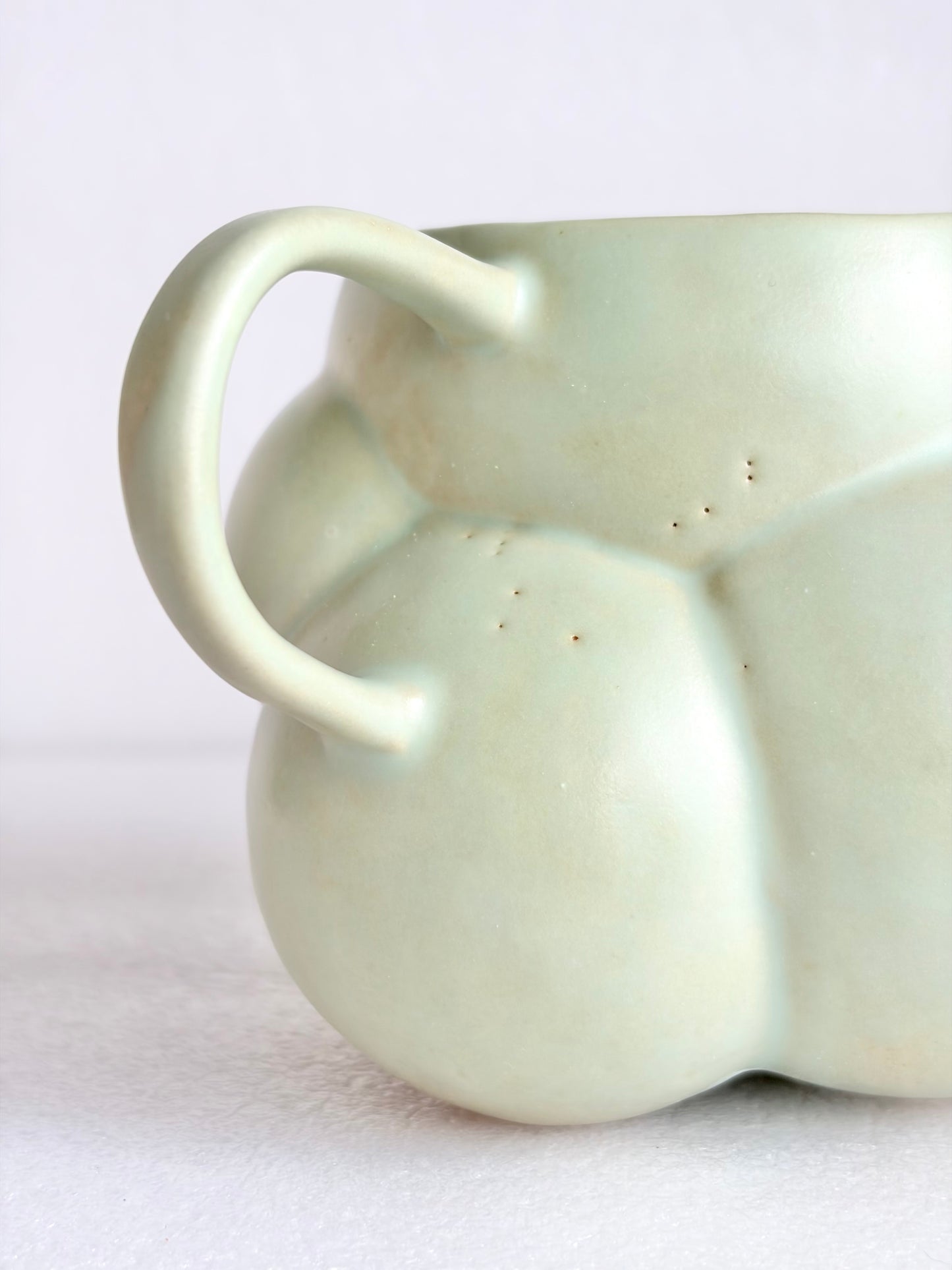 Kubek ceramiczny “Bubbles 3” zielono-różowy