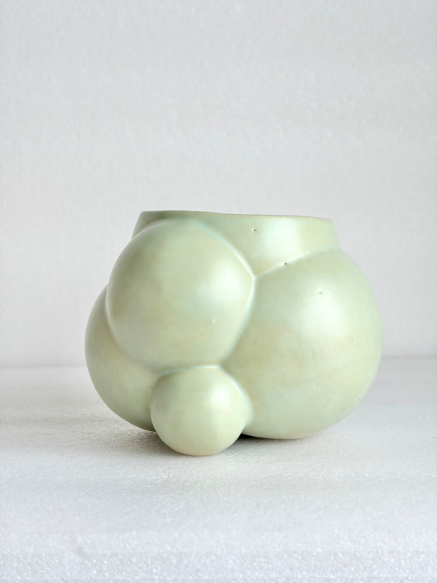 Kubek ceramiczny “Bubbles 3” zielono-różowy