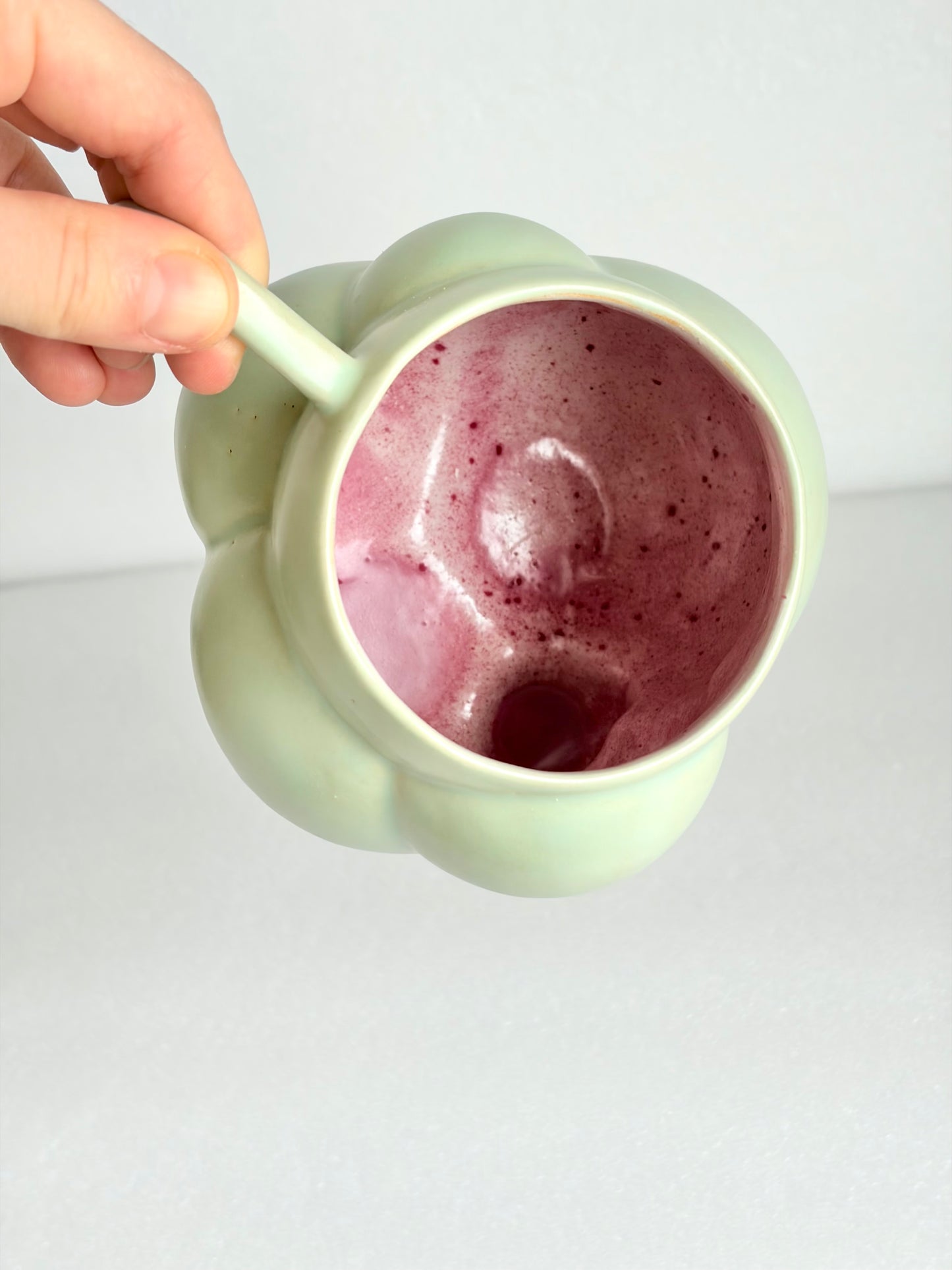 Kubek ceramiczny “Bubbles 3” zielono-różowy