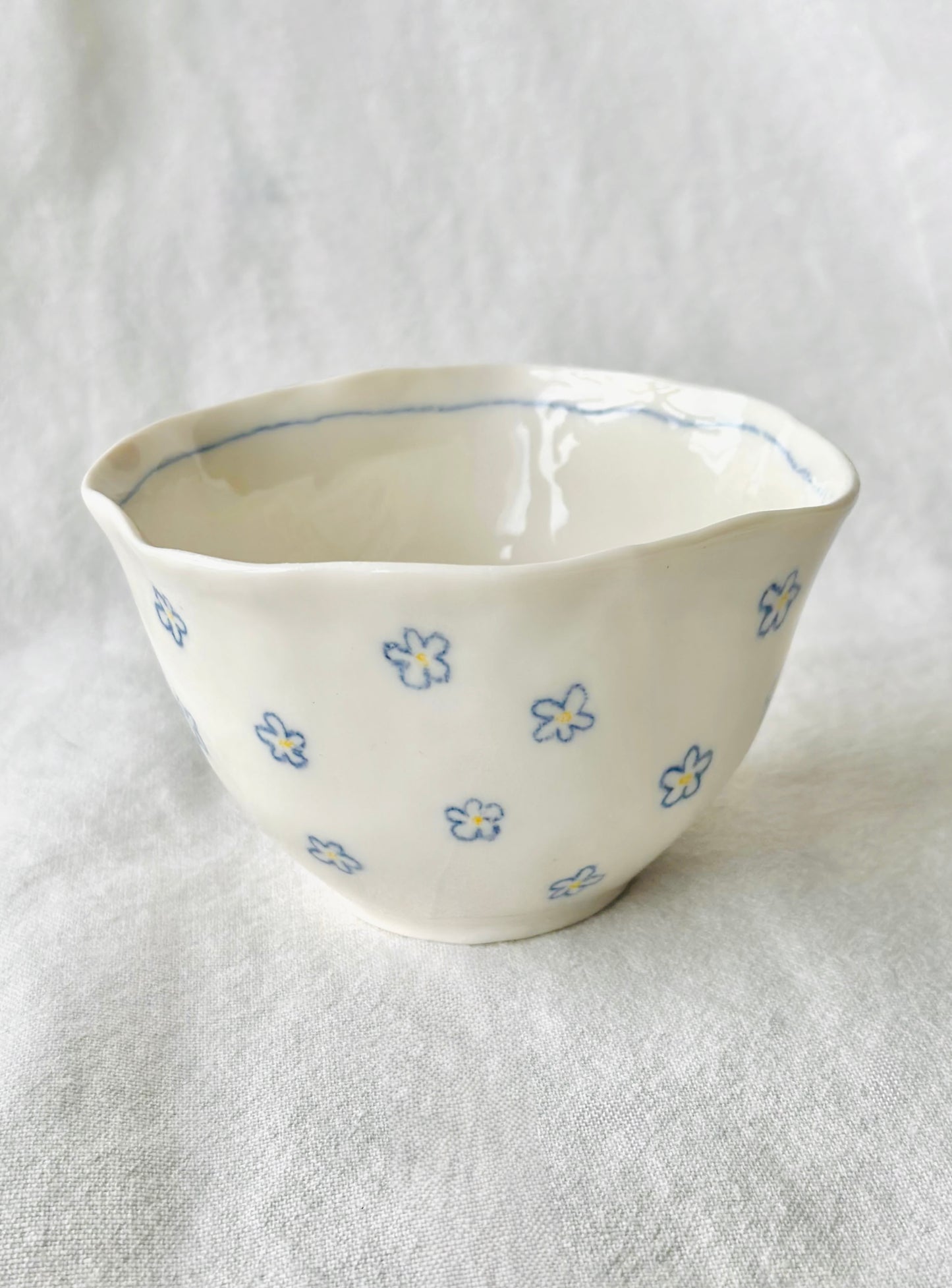 Filiżanka porcelanowa bez ucha (miseczka)