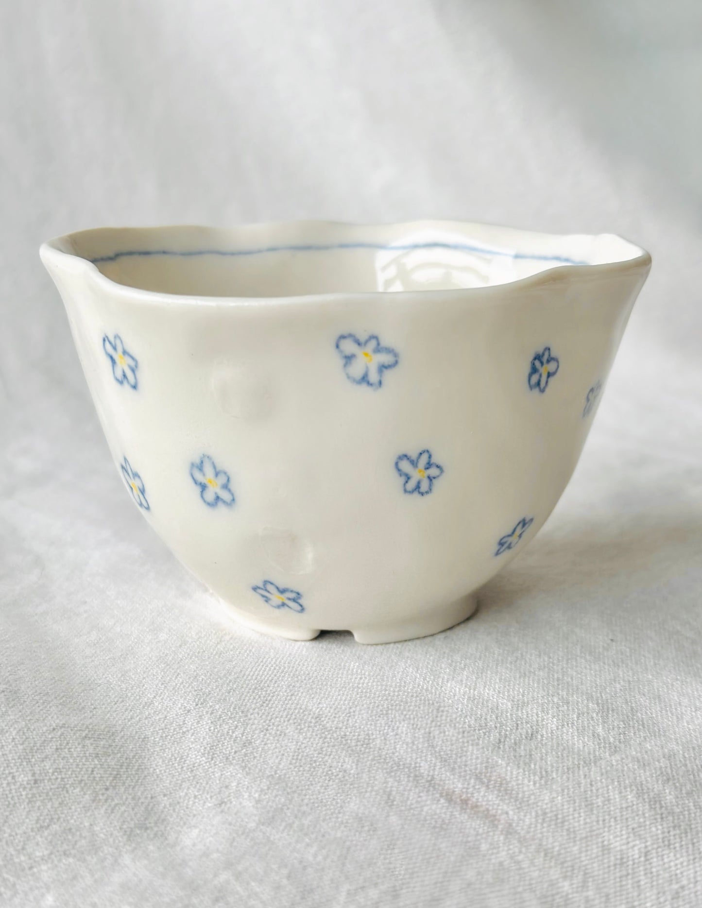 Filiżanka porcelanowa bez ucha (miseczka)