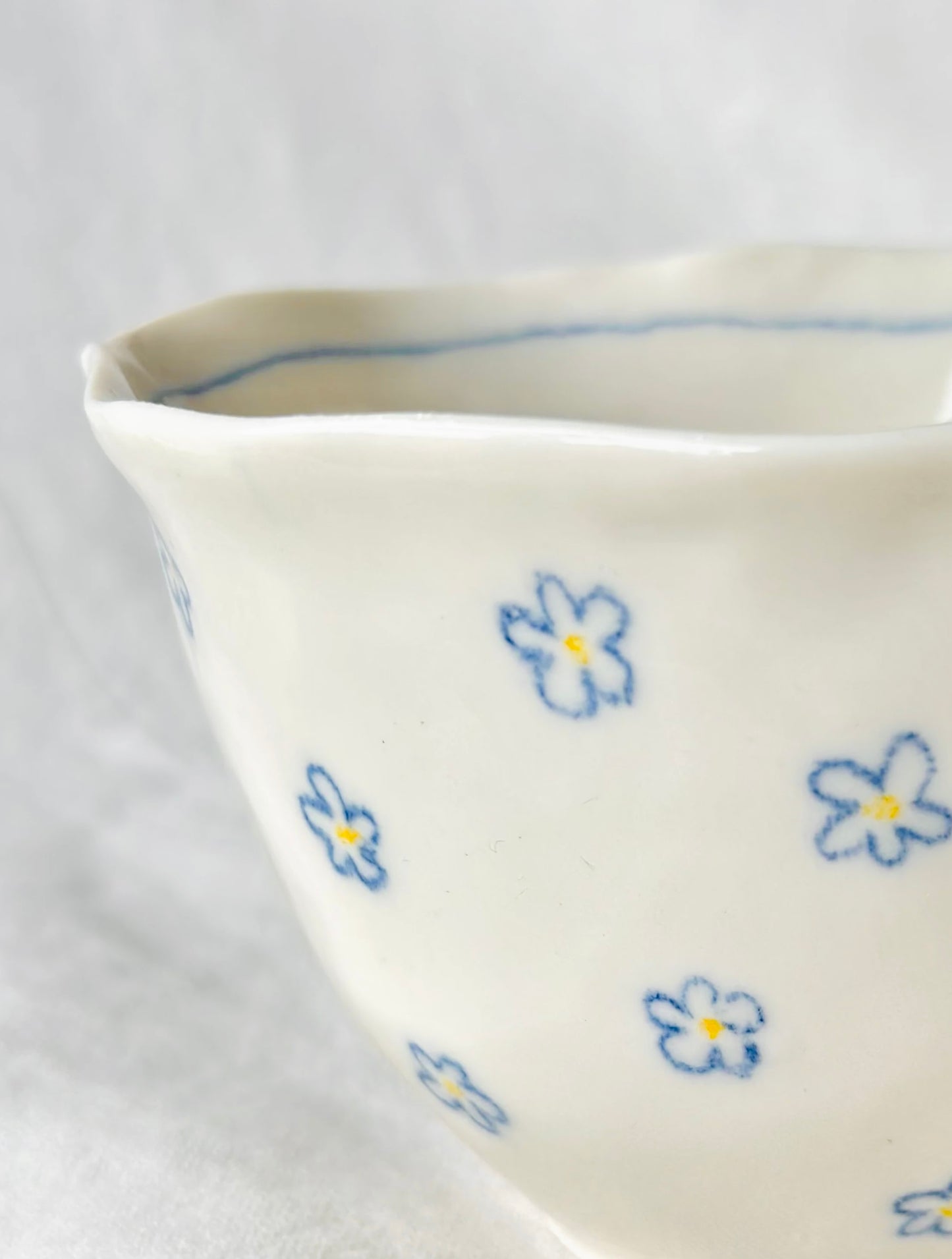 Filiżanka porcelanowa bez ucha (miseczka)