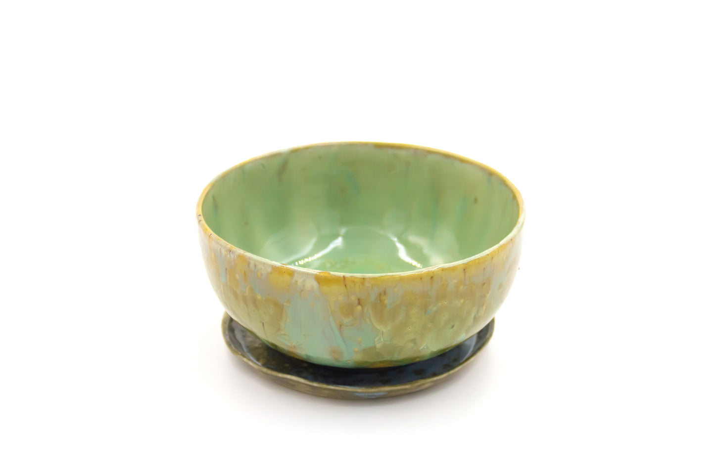 Miska ceramiczna w kolorze zielono-beżowym ze spodkiem