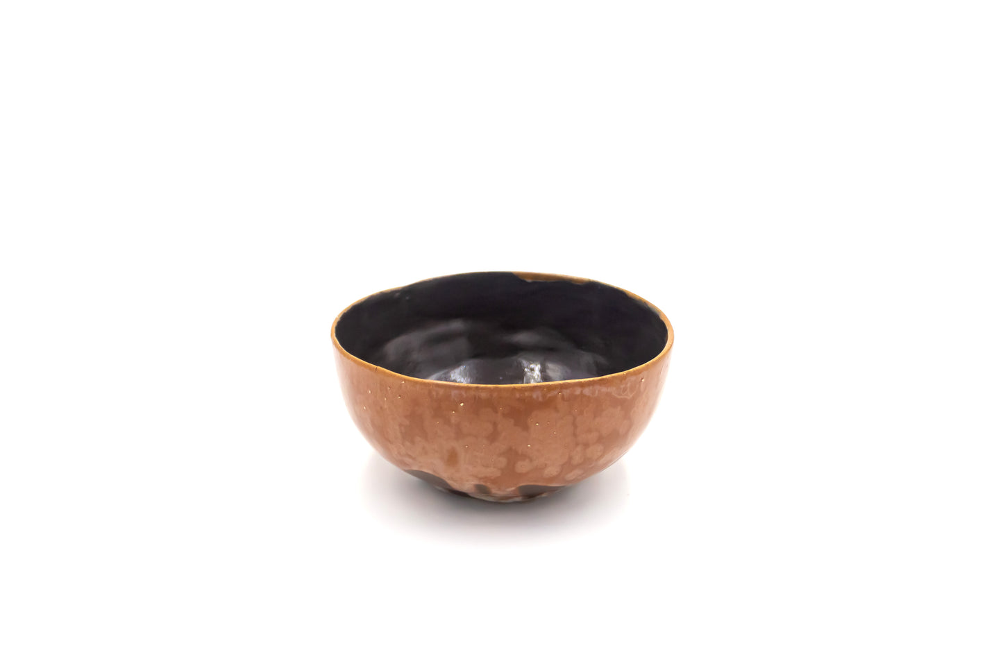 Miska ceramiczna w kolorze czarno-brązowym