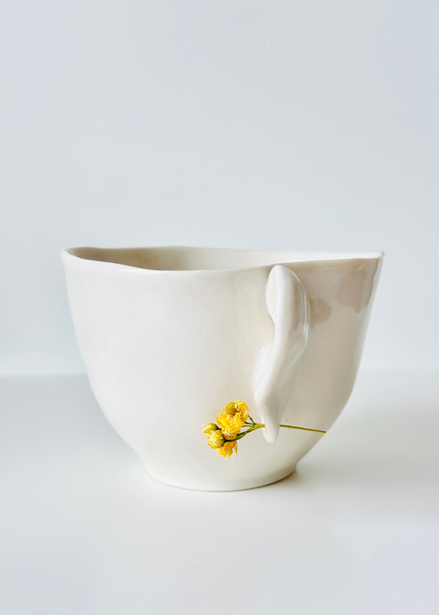 Filiżanka porcelanowa z Uchem
