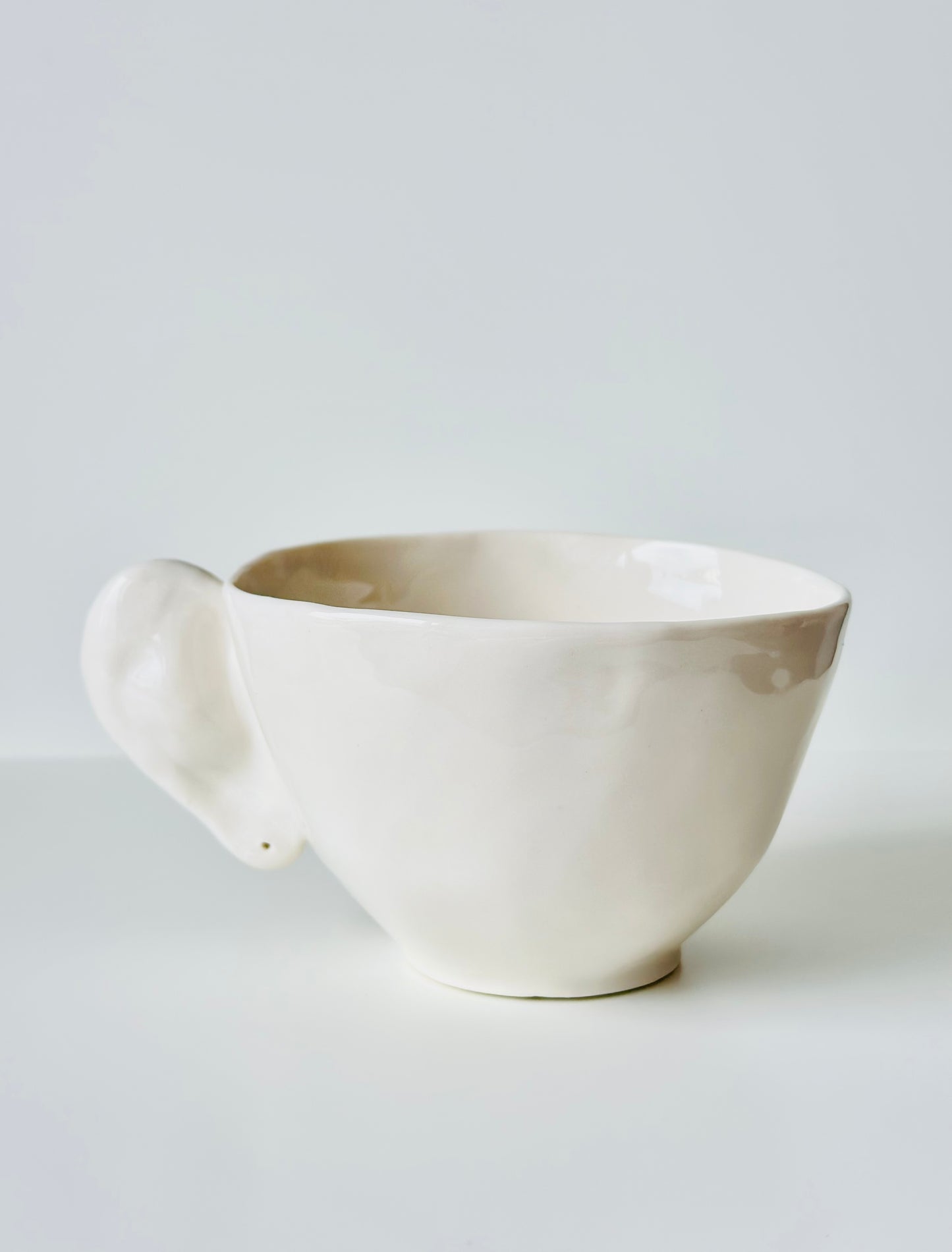 Tasse en porcelaine à fleurs colorées