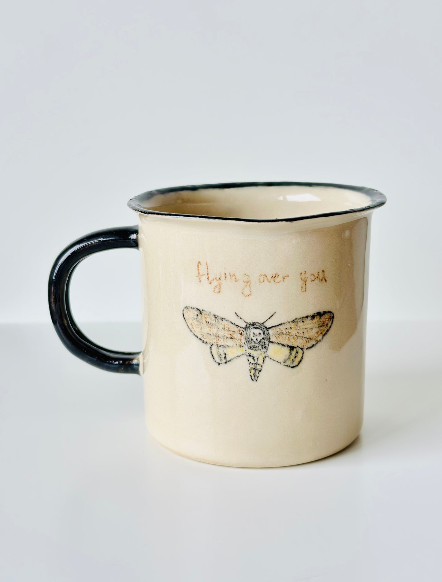 Mug en porcelaine plaqué or