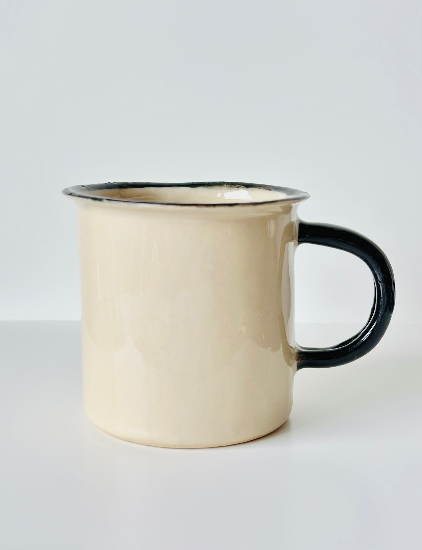 Mug en porcelaine plaqué or