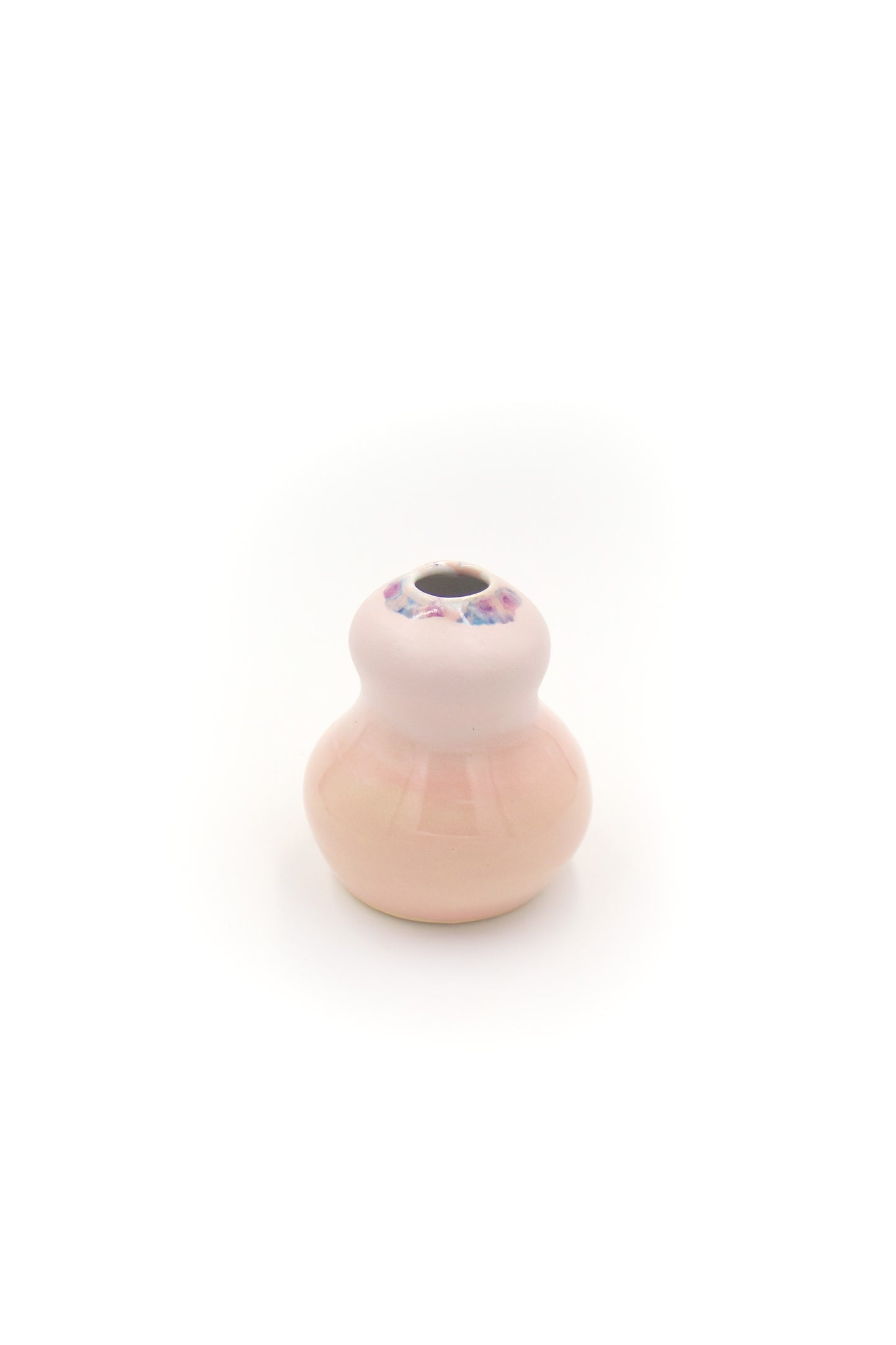 Wazonik ceramiczny w kolorze różowym