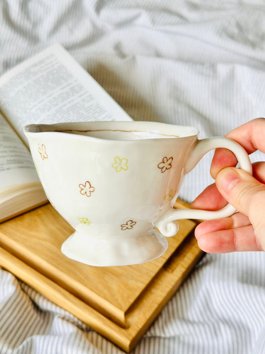 Tasse en porcelaine à fleurs colorées