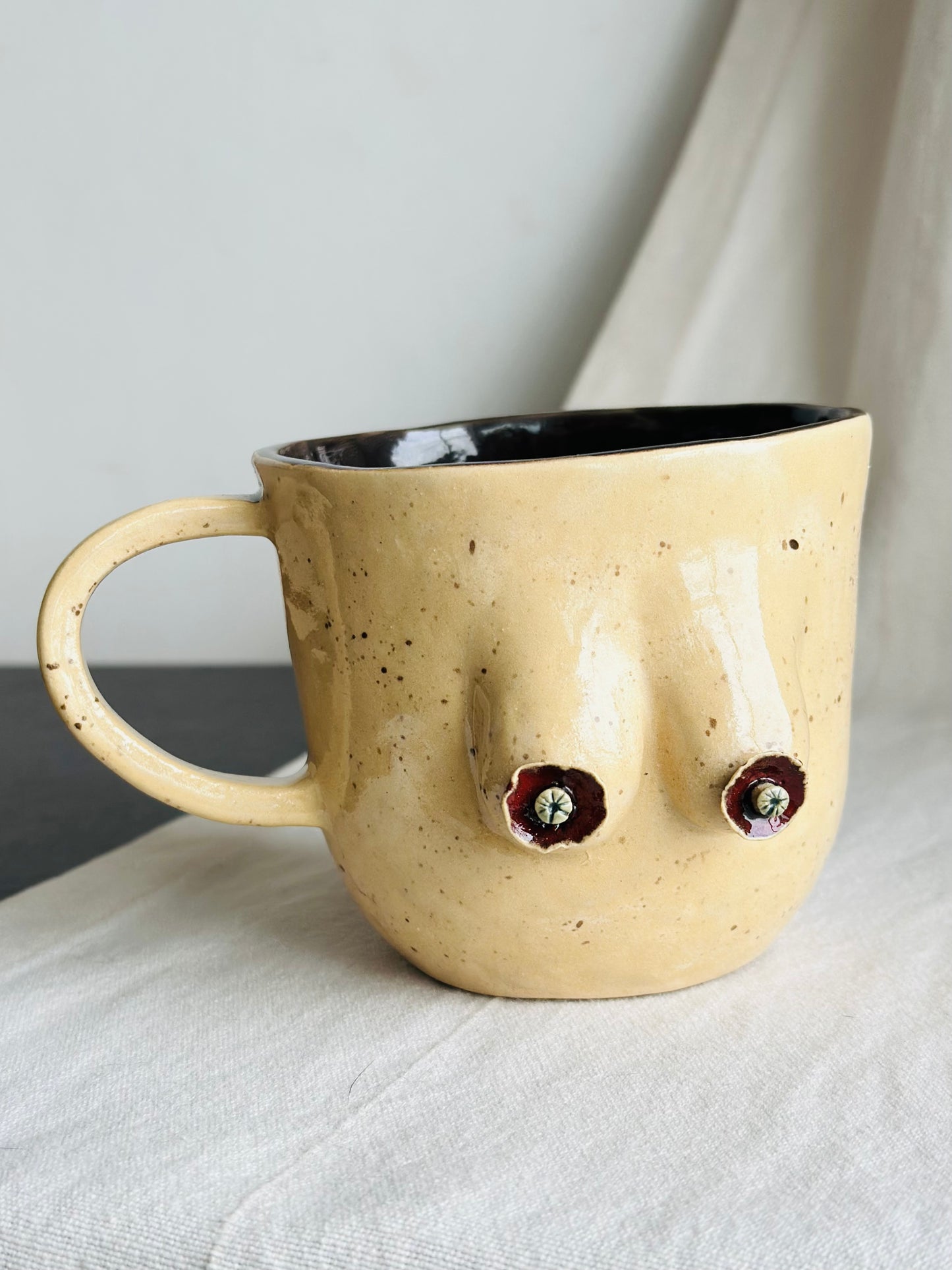 Mug en porcelaine plaqué or