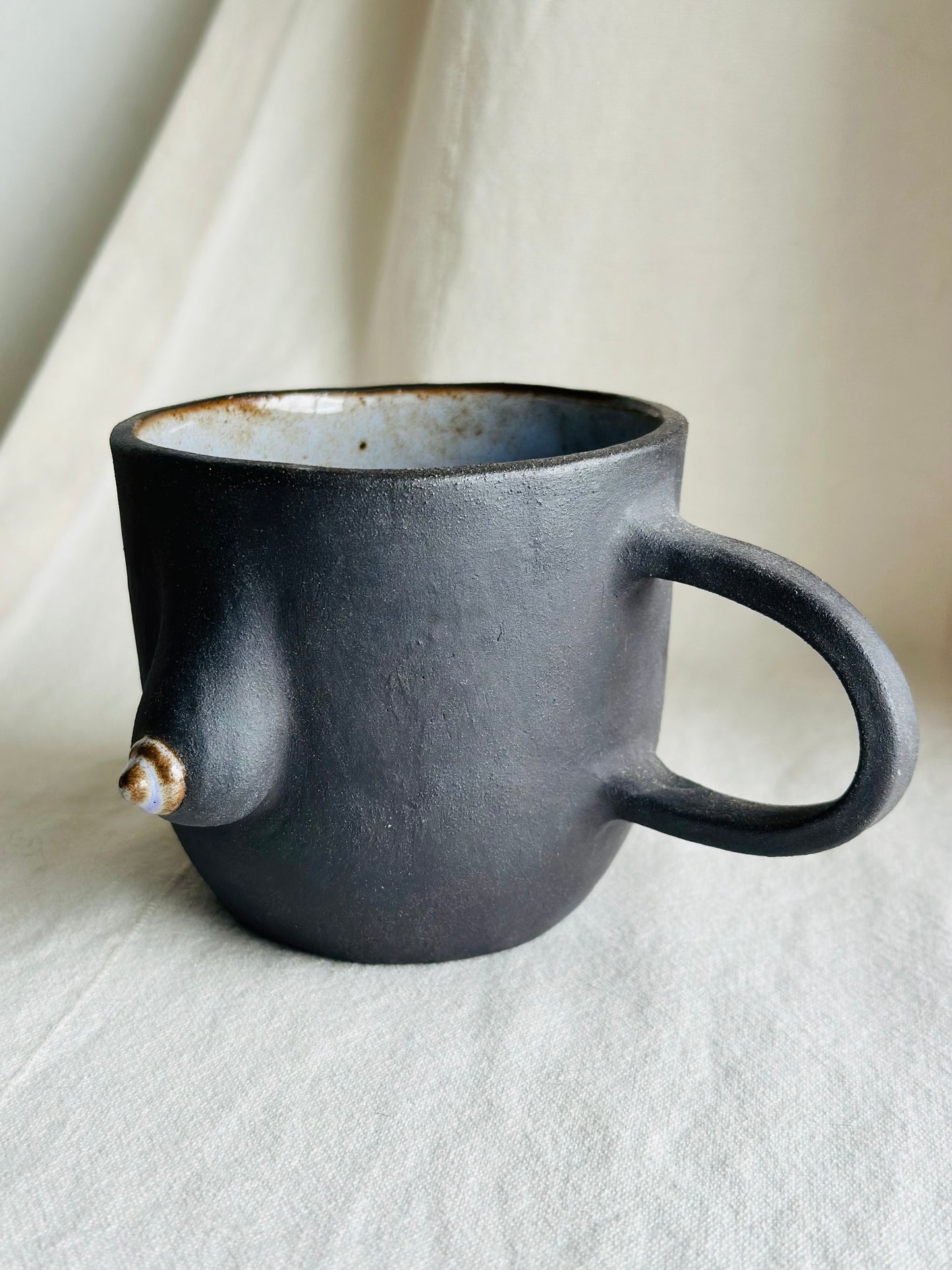 Mug en porcelaine plaqué or