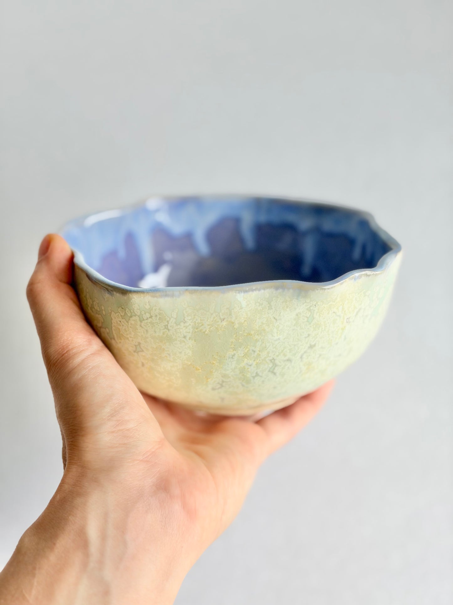 Grand bol en céramique, beige et vert