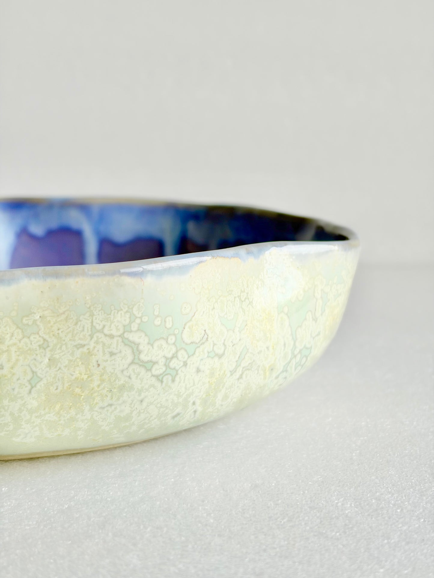Grand bol en céramique, beige et vert