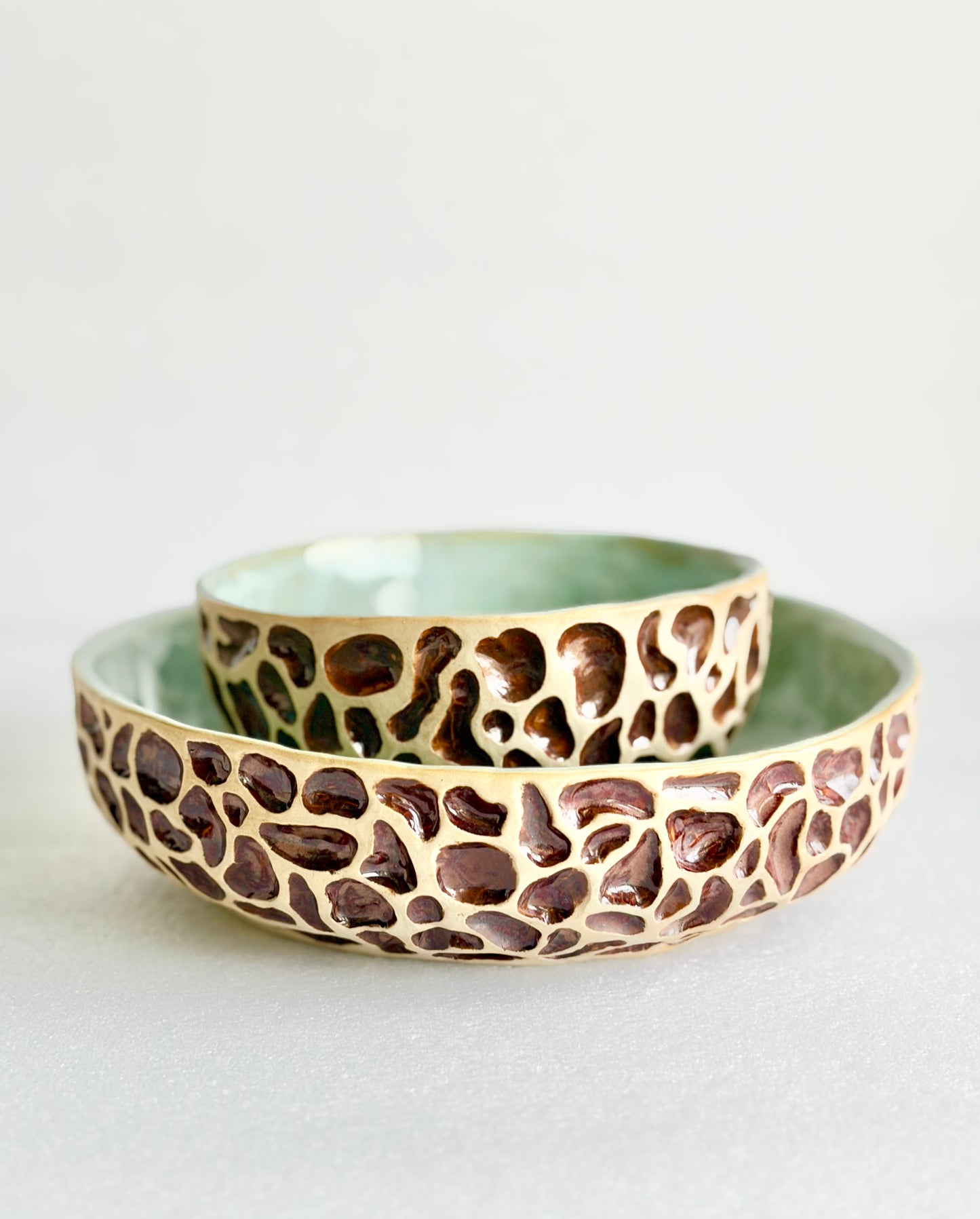 Grand bol en céramique, beige et vert