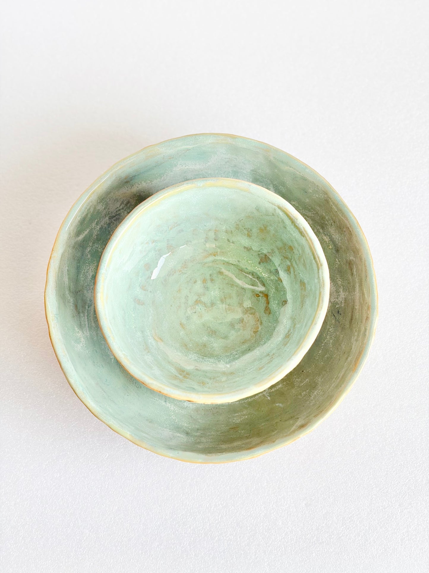 Grand bol en céramique, beige et vert