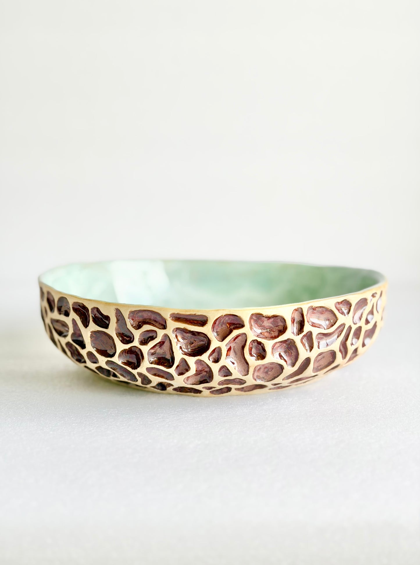Grand bol en céramique, beige et vert