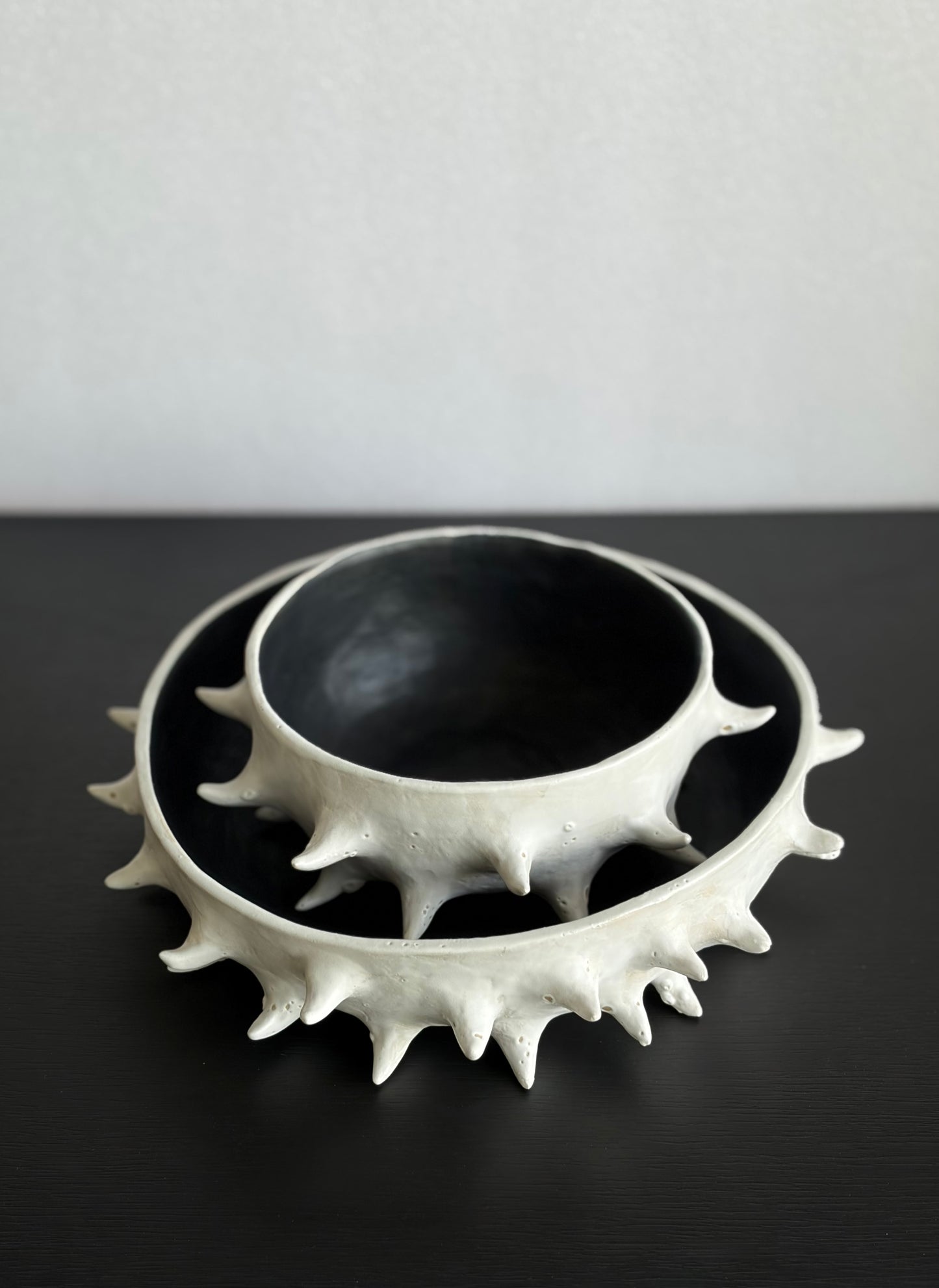 Misa ceramiczna z kolcami