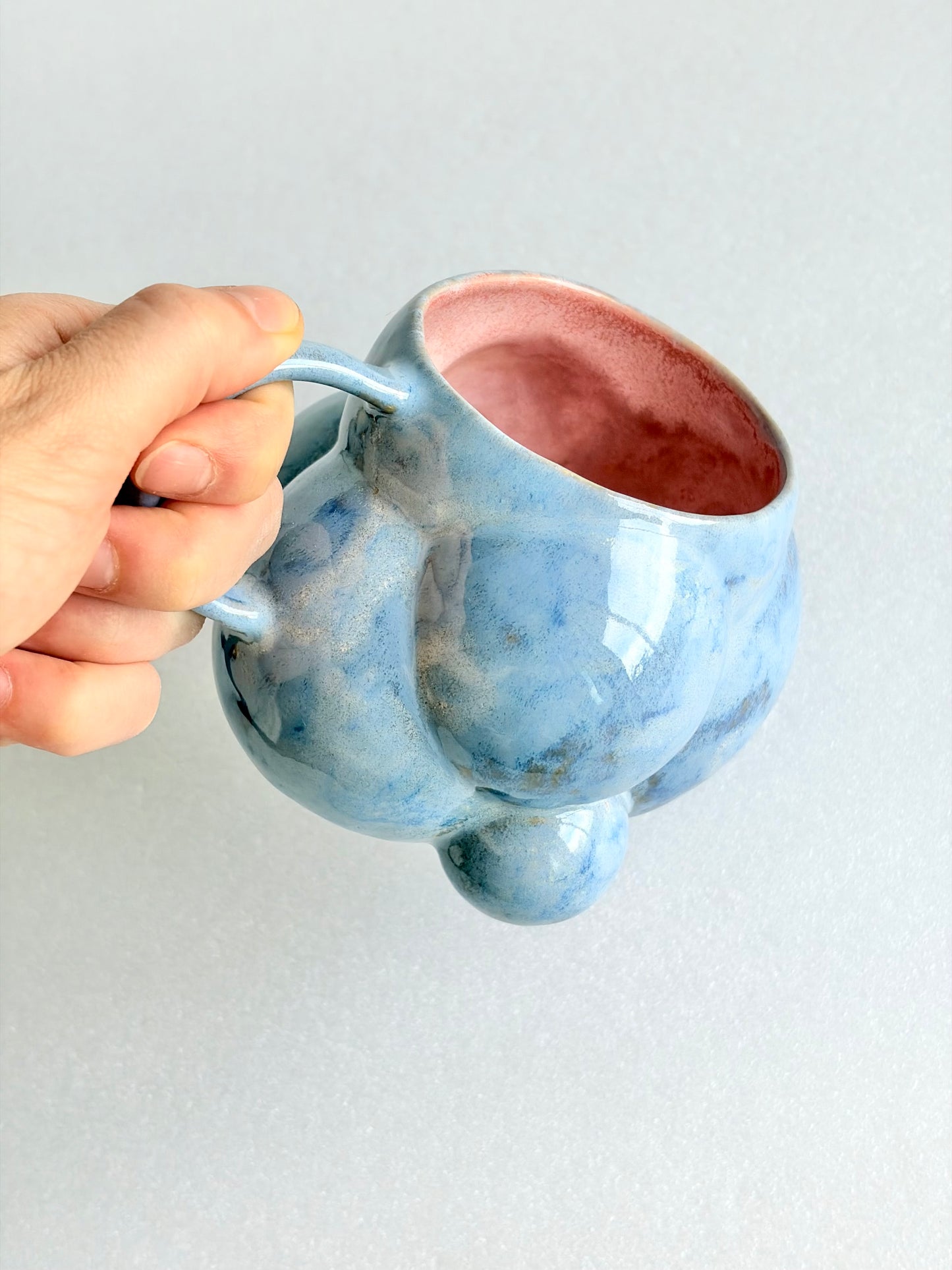 Kubek ceramiczny “Bubbles 3” niebiesko-różowy