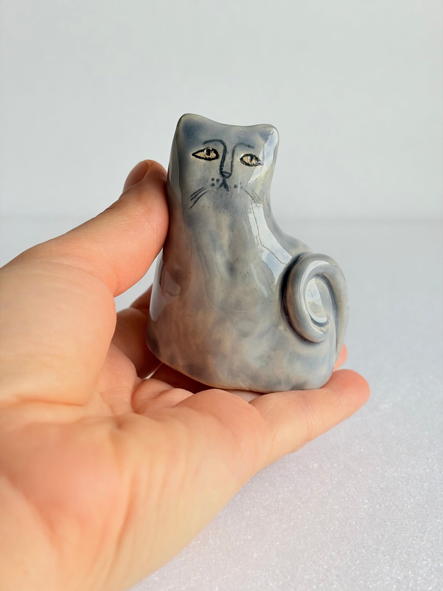 Figurka ceramiczna kotek