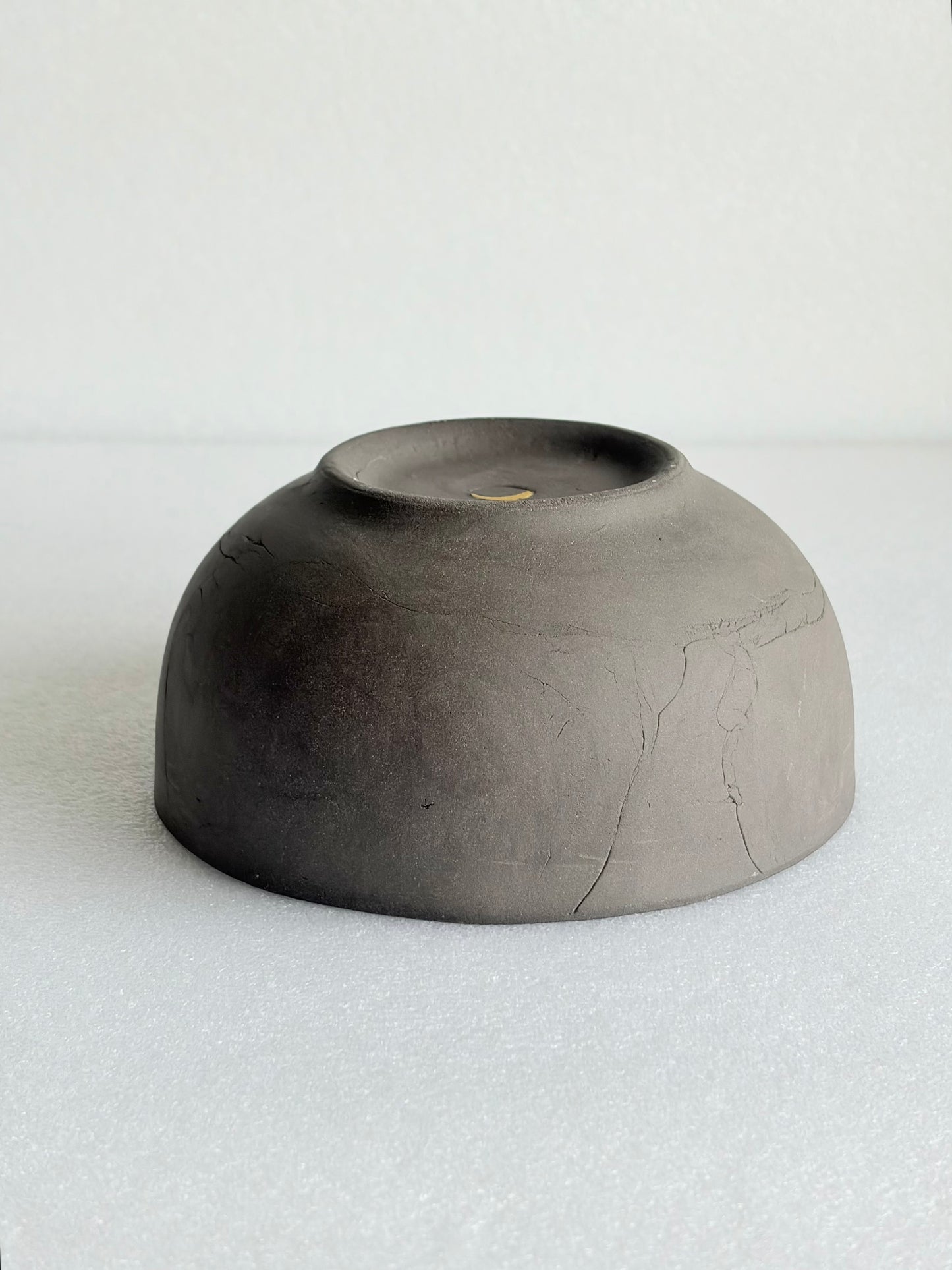 Miska ceramiczna w estetyce wabi-sabi