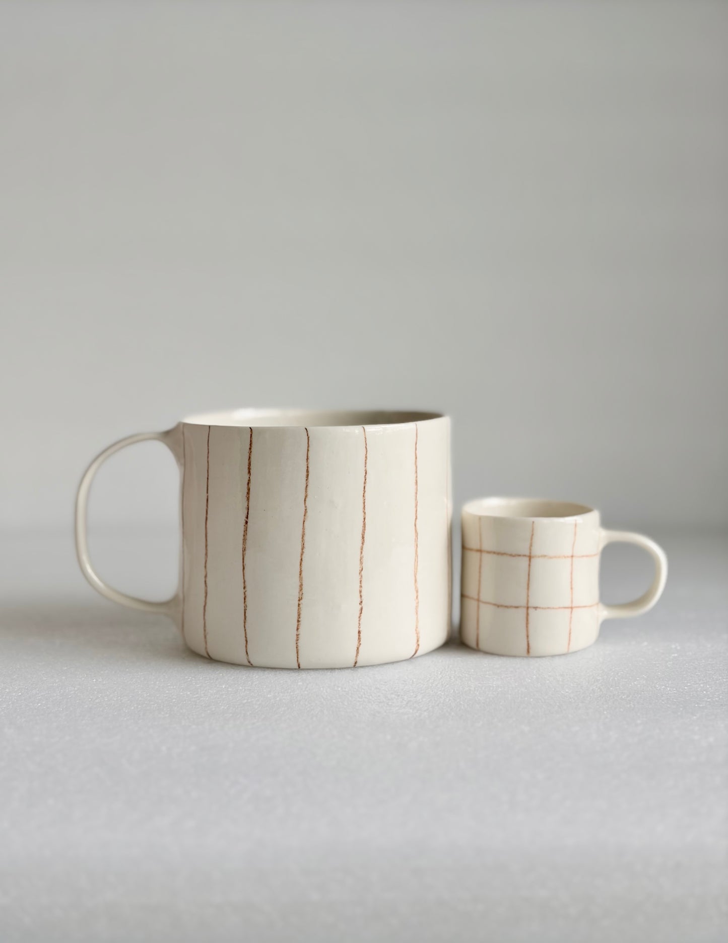 Kubek porcelanowy w pasy