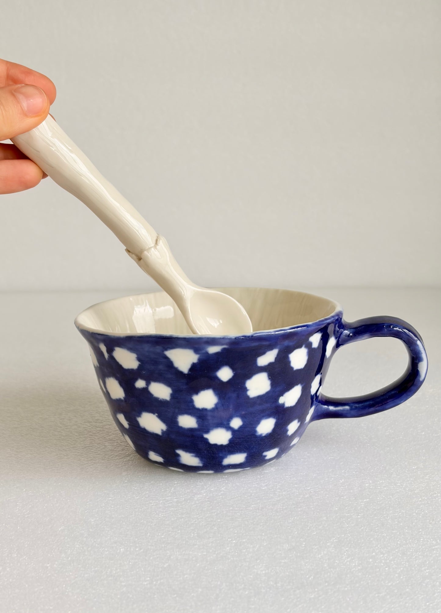 Filiżanka porcelanowa „grzybek” z łyżką