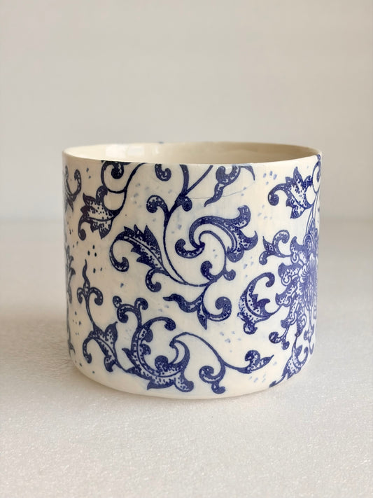 Mała osłonka porcelanowa