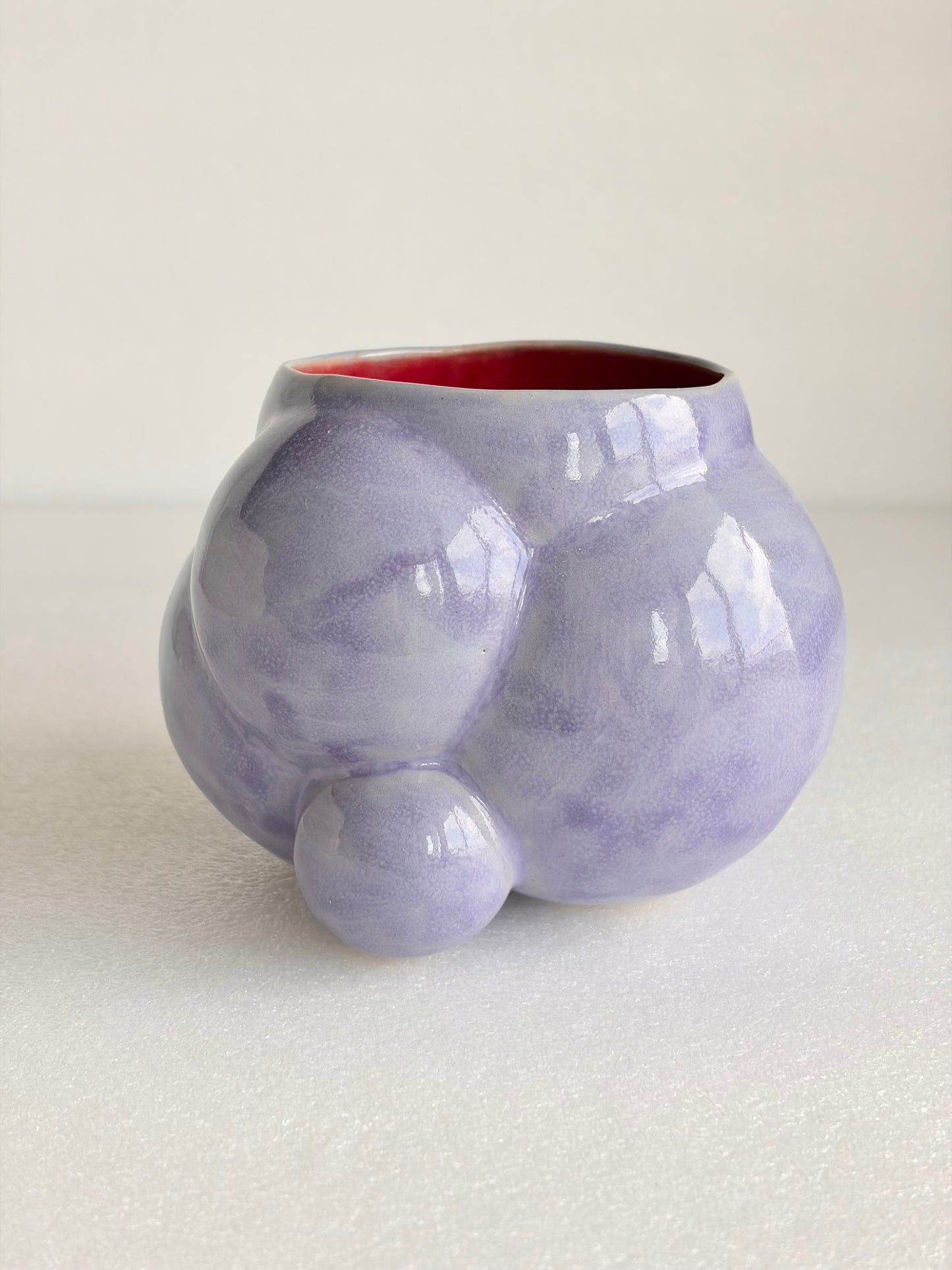 Kubek ceramiczny bez ucha “Bubbles 3” fioletowo-czerwony